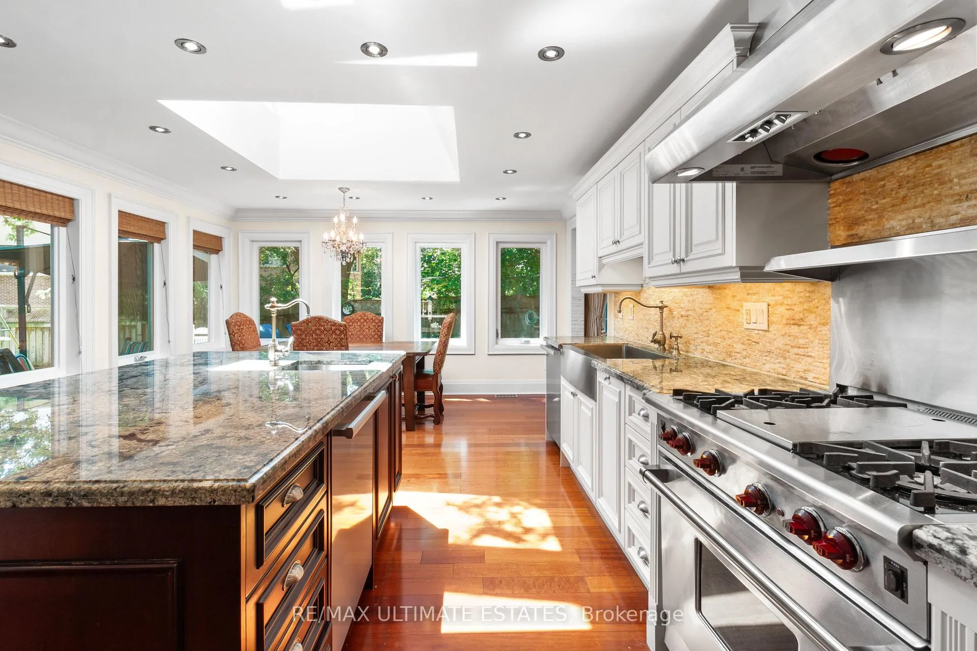 Photo 15 of 41 Thornridge Drive, Vaughan, Crestwood-Springfarm-Yorkhill — HOMEH