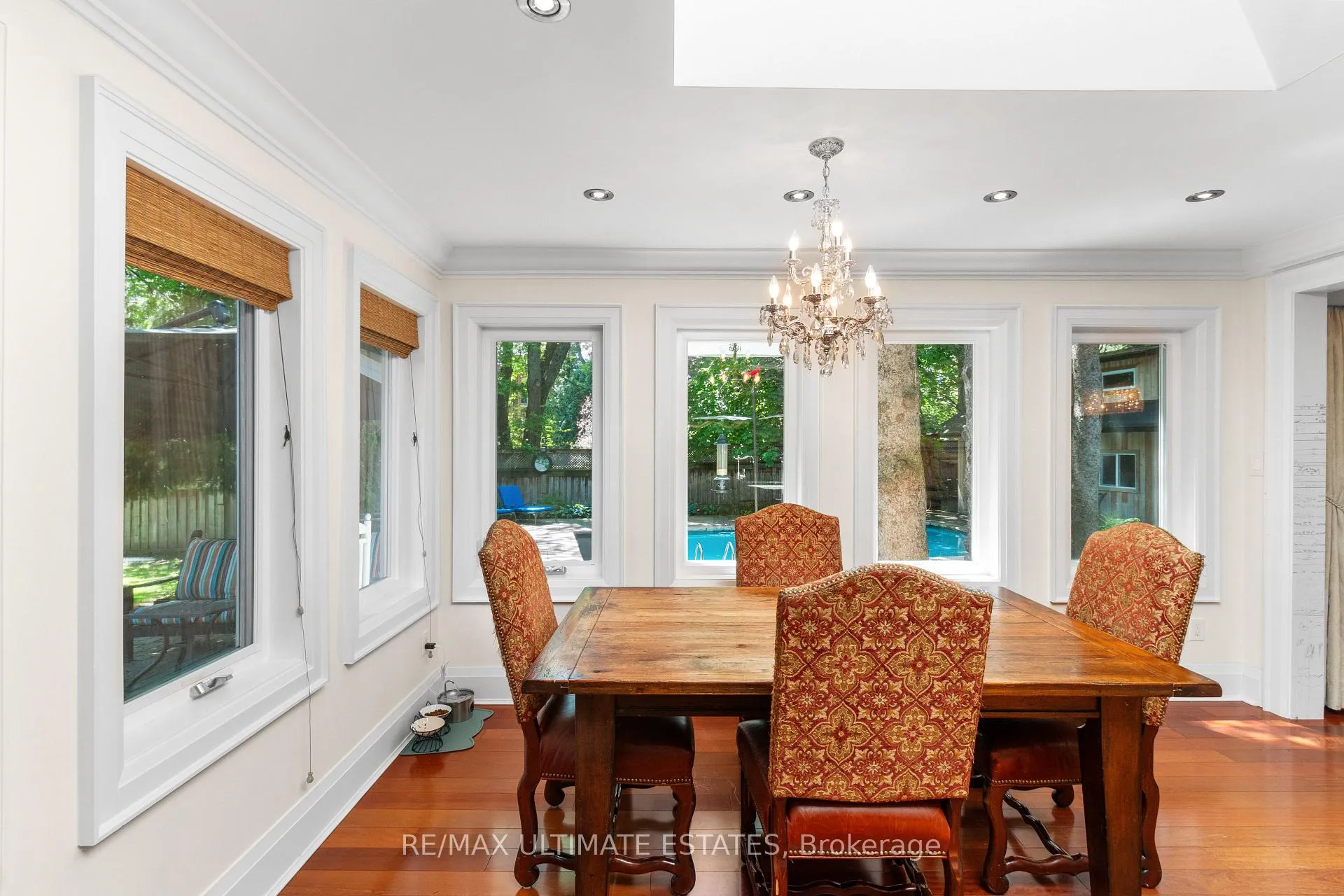 Photo 18 of 41 Thornridge Drive, Vaughan, Crestwood-Springfarm-Yorkhill — HOMEH