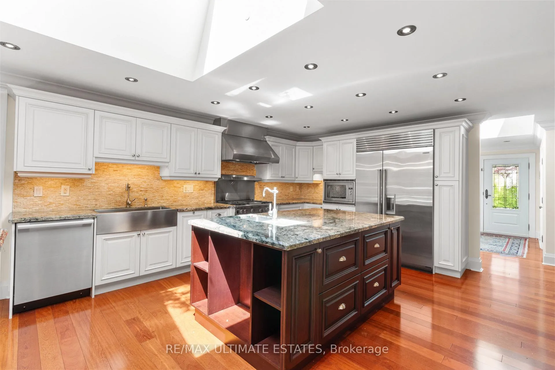 Photo 19 of 41 Thornridge Drive, Vaughan, Crestwood-Springfarm-Yorkhill — HOMEH
