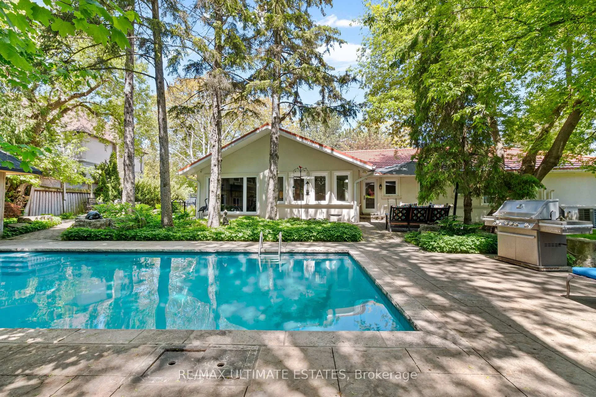Photo 23 of 41 Thornridge Drive, Vaughan, Crestwood-Springfarm-Yorkhill — HOMEH