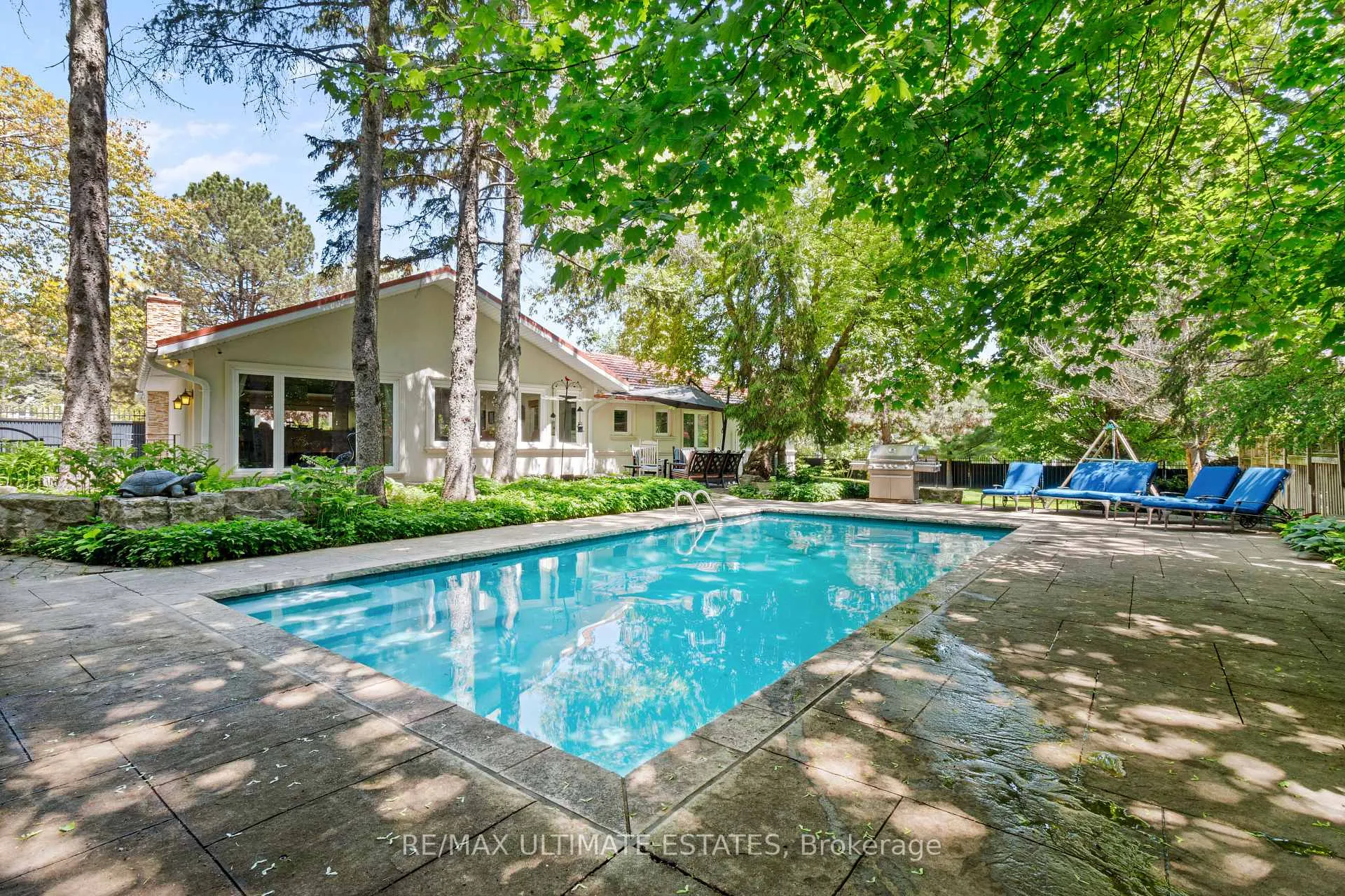Photo 27 of 41 Thornridge Drive, Vaughan, Crestwood-Springfarm-Yorkhill — HOMEH