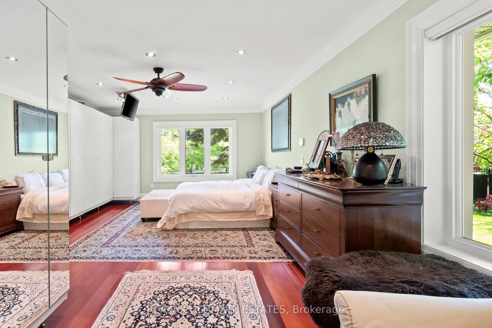 Photo 29 of 41 Thornridge Drive, Vaughan, Crestwood-Springfarm-Yorkhill — HOMEH
