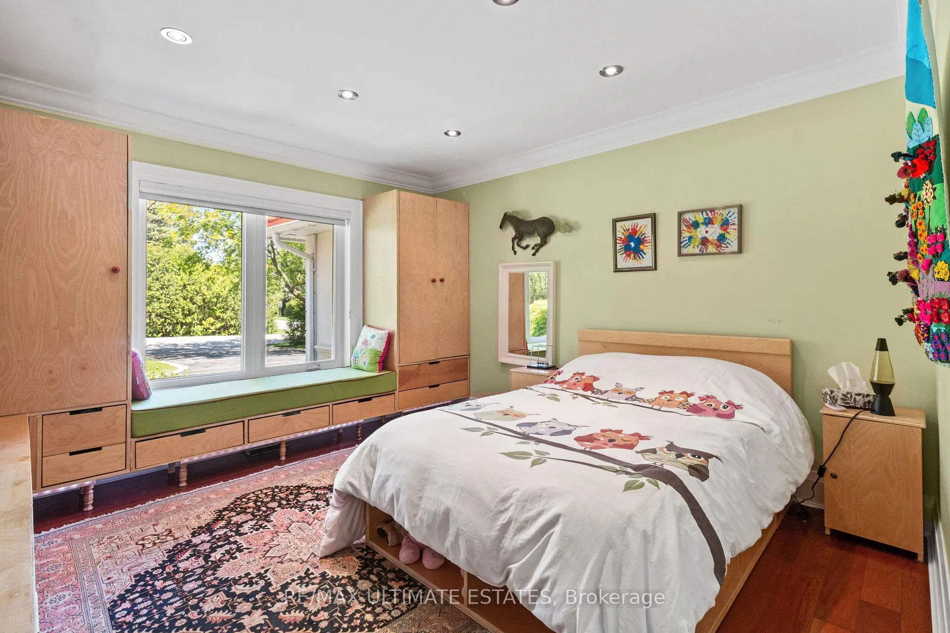 Photo 31 of 41 Thornridge Drive, Vaughan, Crestwood-Springfarm-Yorkhill — HOMEH