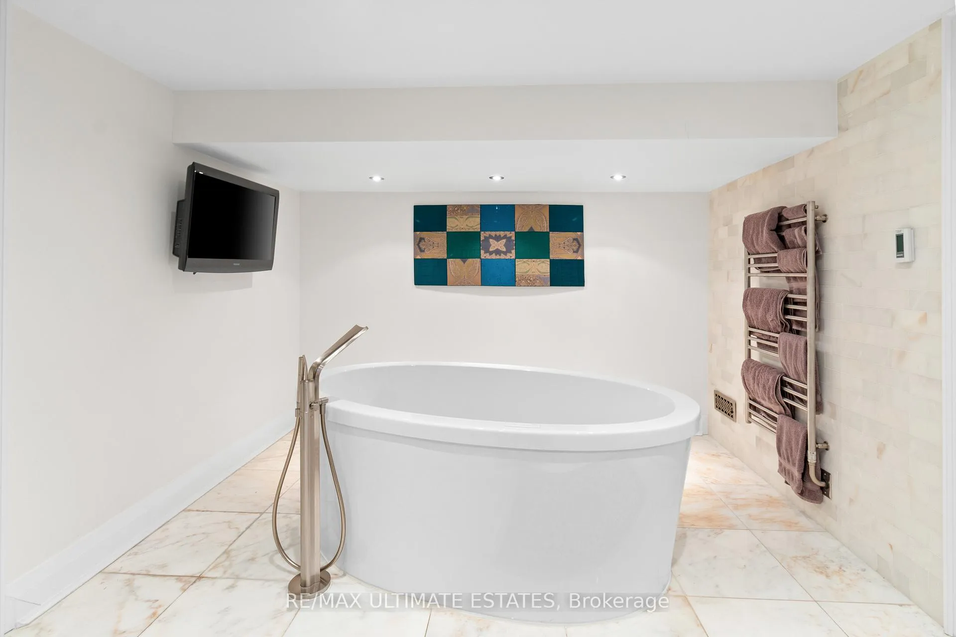 Photo 37 of 41 Thornridge Drive, Vaughan, Crestwood-Springfarm-Yorkhill — HOMEH
