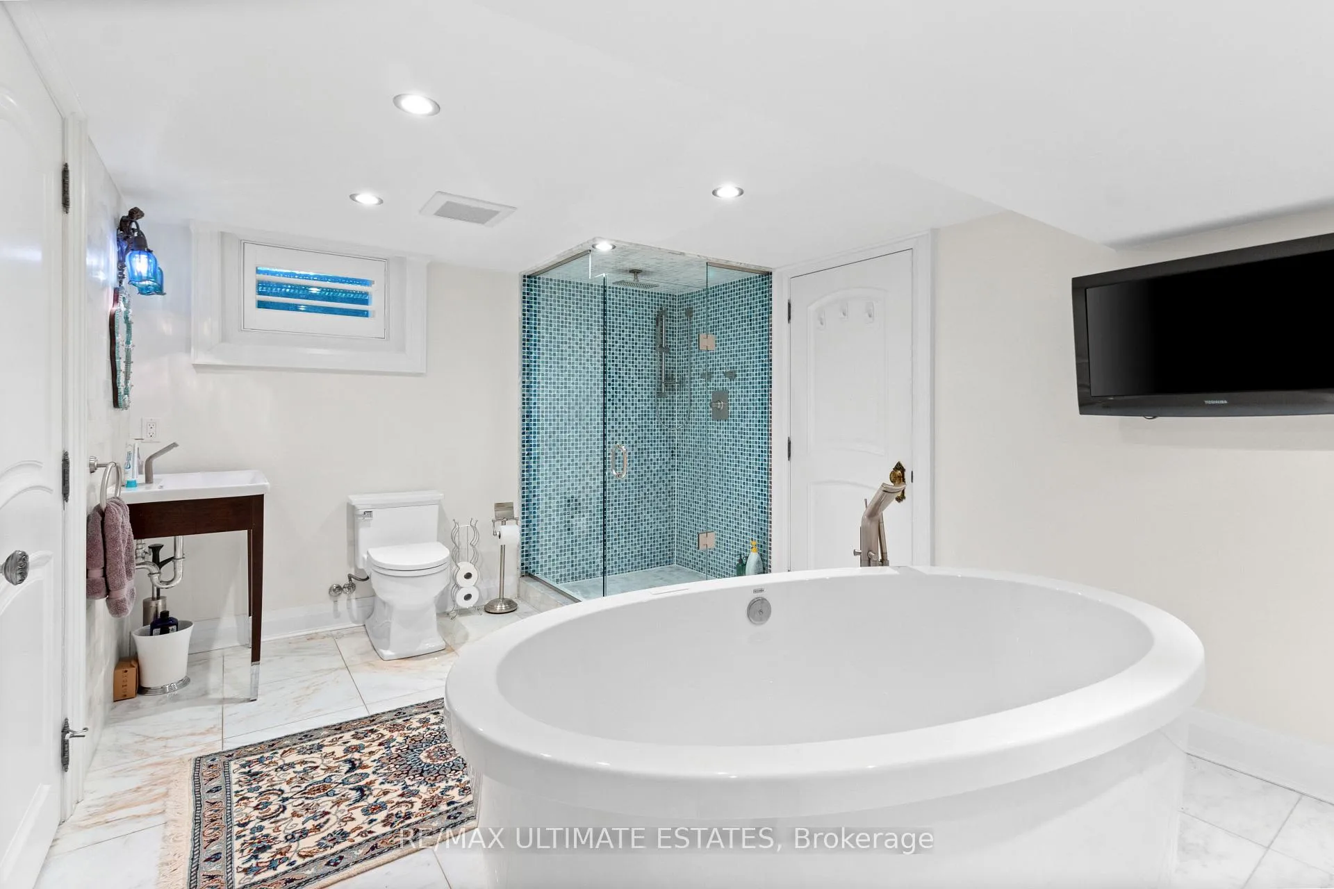 Photo 38 of 41 Thornridge Drive, Vaughan, Crestwood-Springfarm-Yorkhill — HOMEH