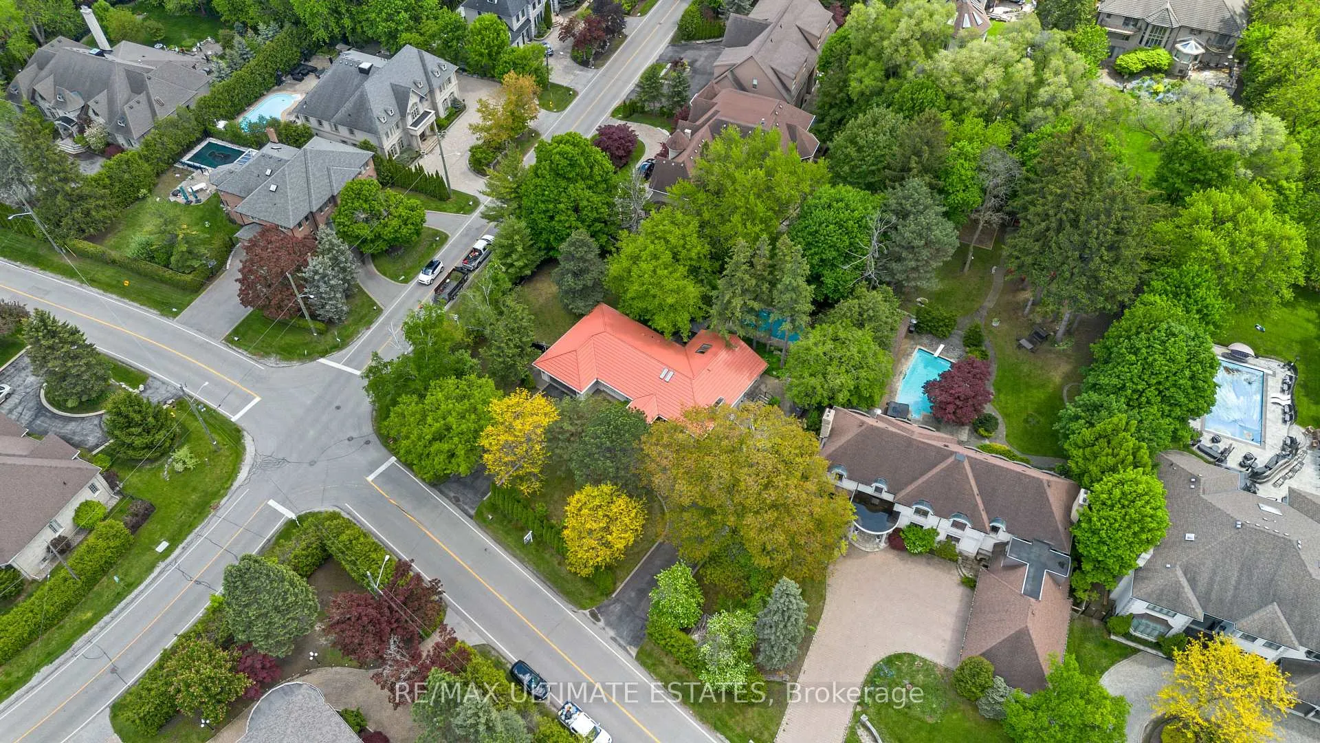 Photo 42 of 41 Thornridge Drive, Vaughan, Crestwood-Springfarm-Yorkhill — HOMEH