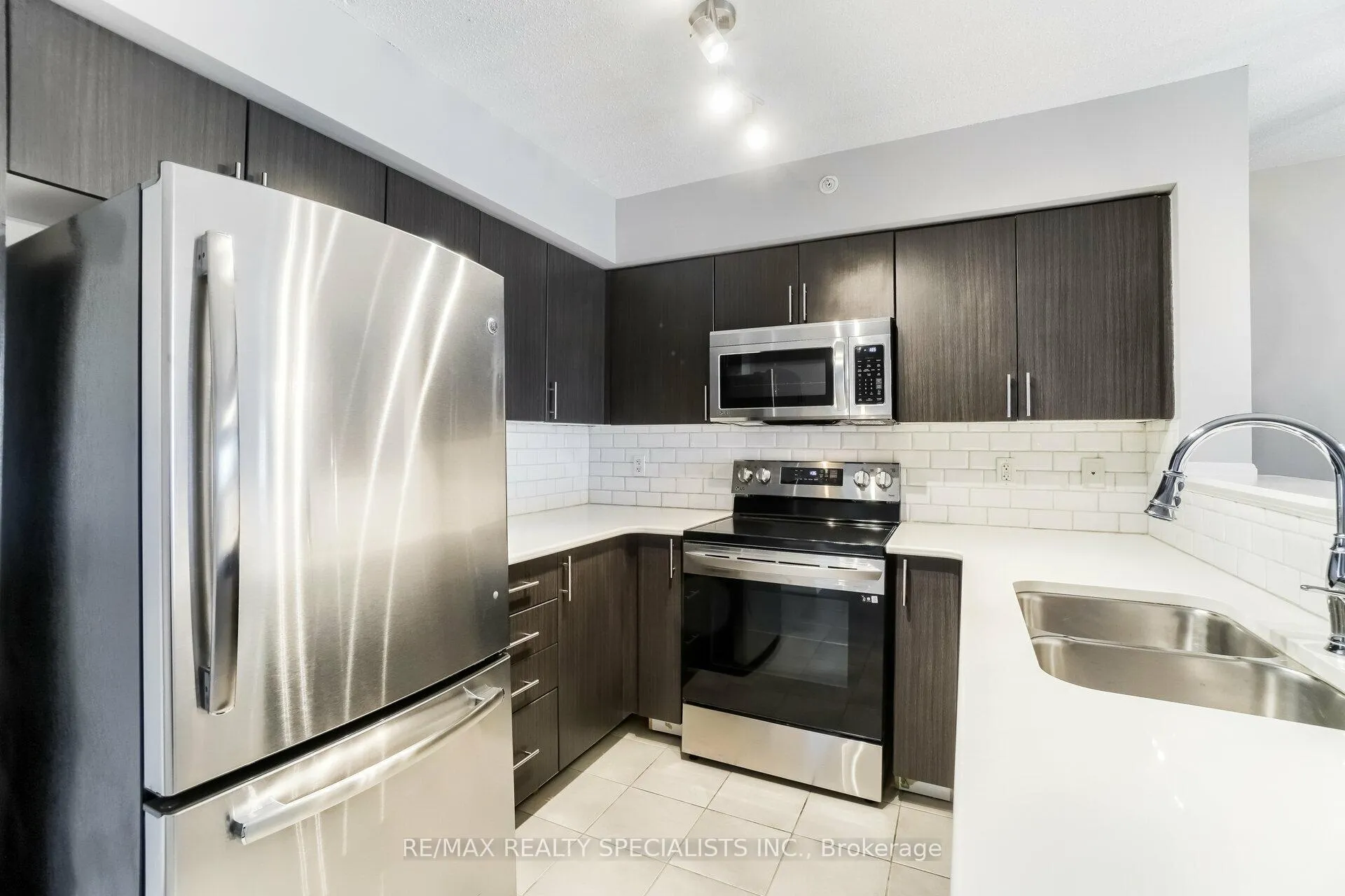 Photo 8 of Unit 311, 1460 Main Street E, Milton, Dempsey — HOMEH