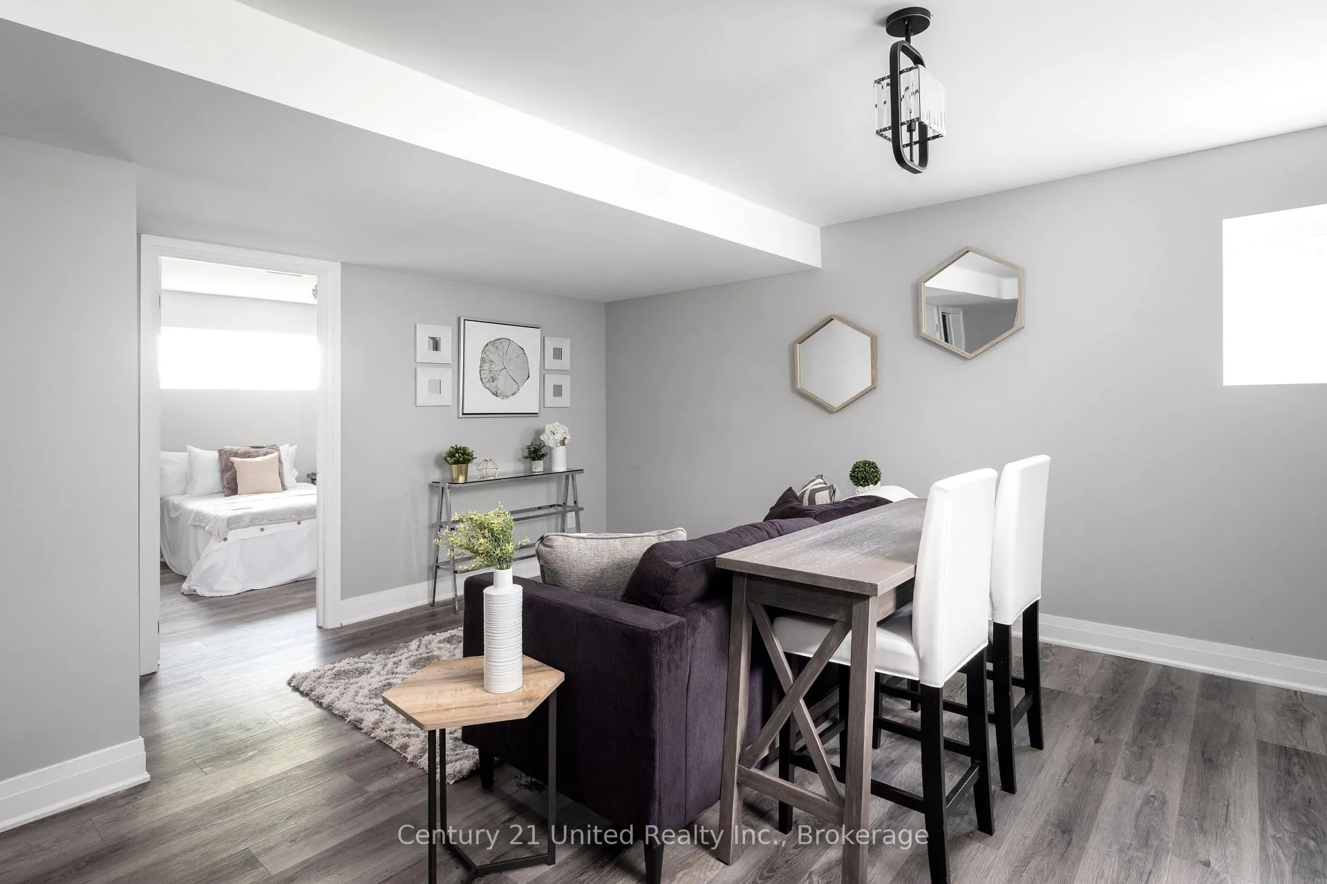 Photo 5 of Unit Unit B, 2607 Foxmeadow Road, Peterborough, Ashburnham Ward 4 — HOMEH