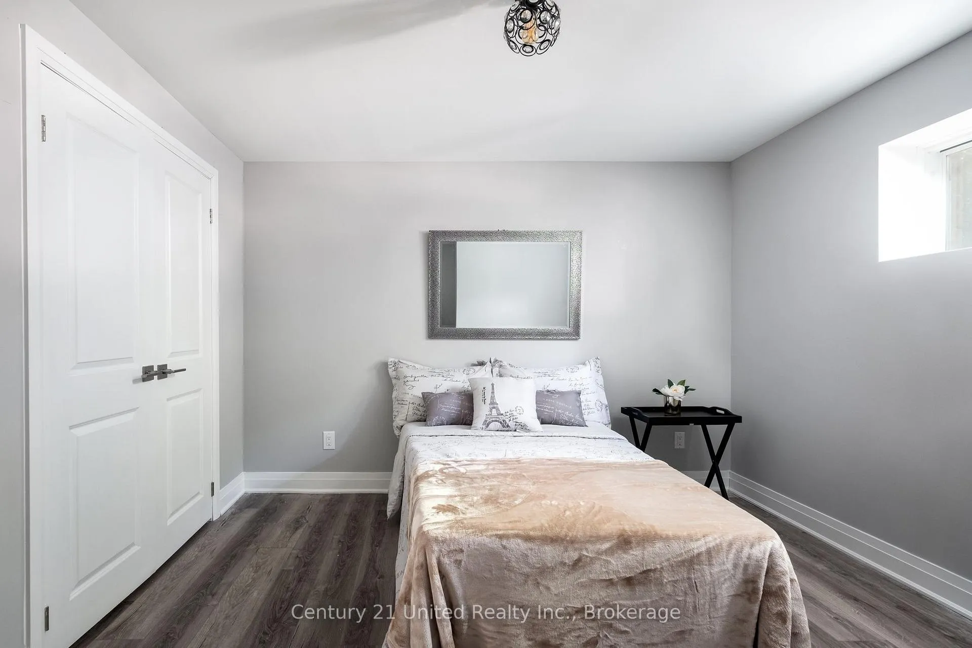 Photo 7 of Unit Unit B, 2607 Foxmeadow Road, Peterborough, Ashburnham Ward 4 — HOMEH