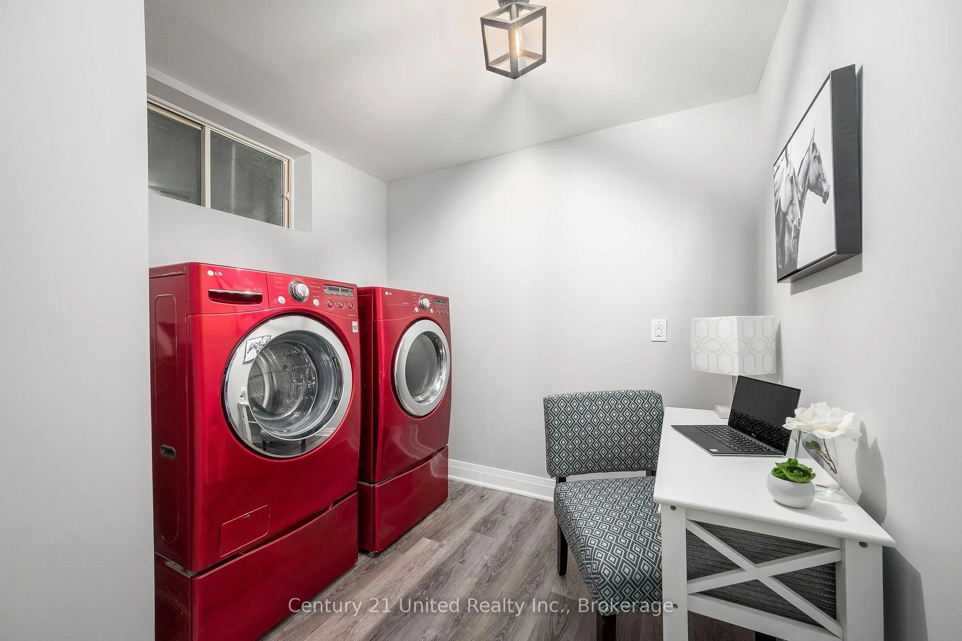Photo 10 of Unit Unit B, 2607 Foxmeadow Road, Peterborough, Ashburnham Ward 4 — HOMEH