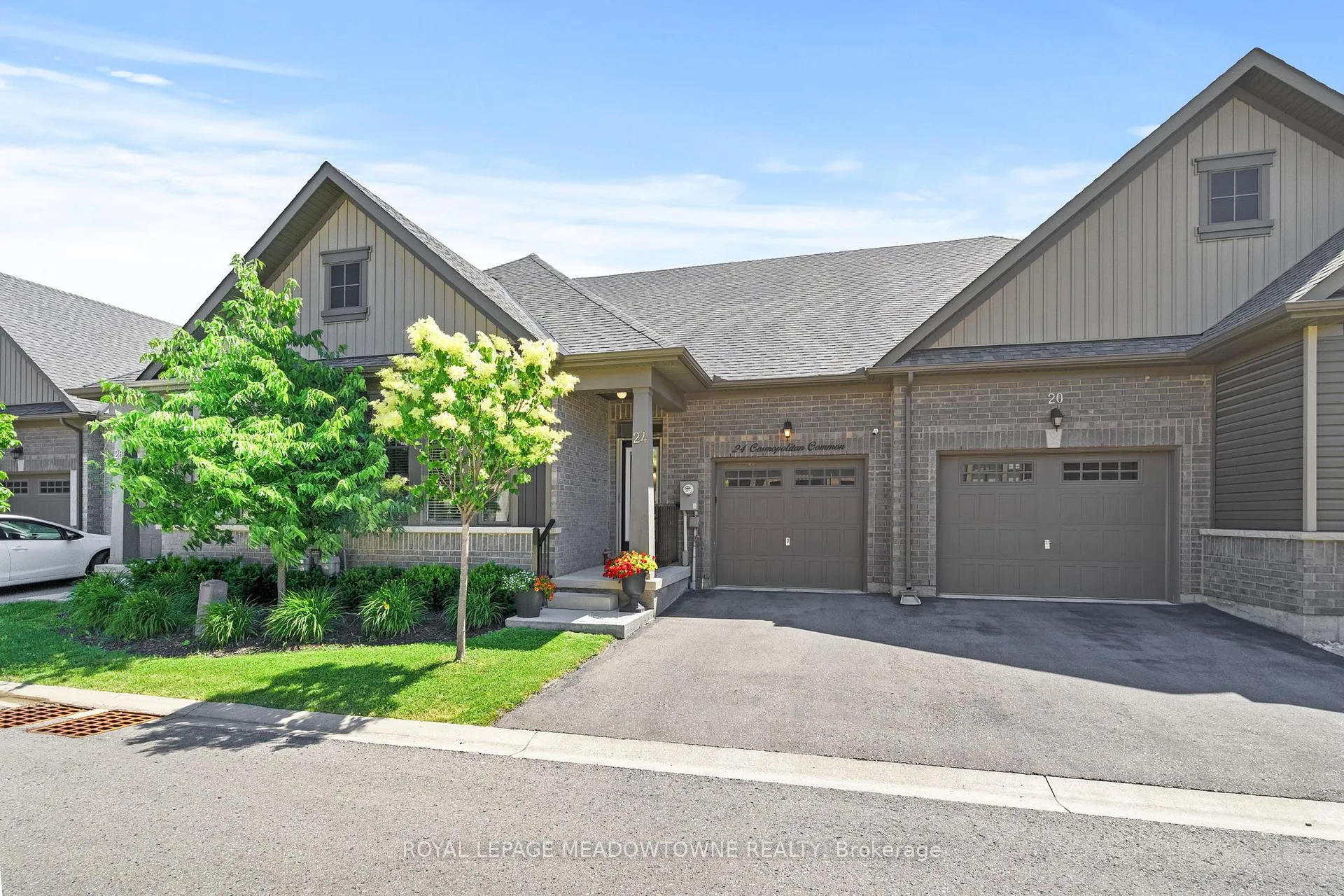 Photo 1 of 24 Cosmopolitan Common, St. Catharines, Carlton/Bunting — HOMEH