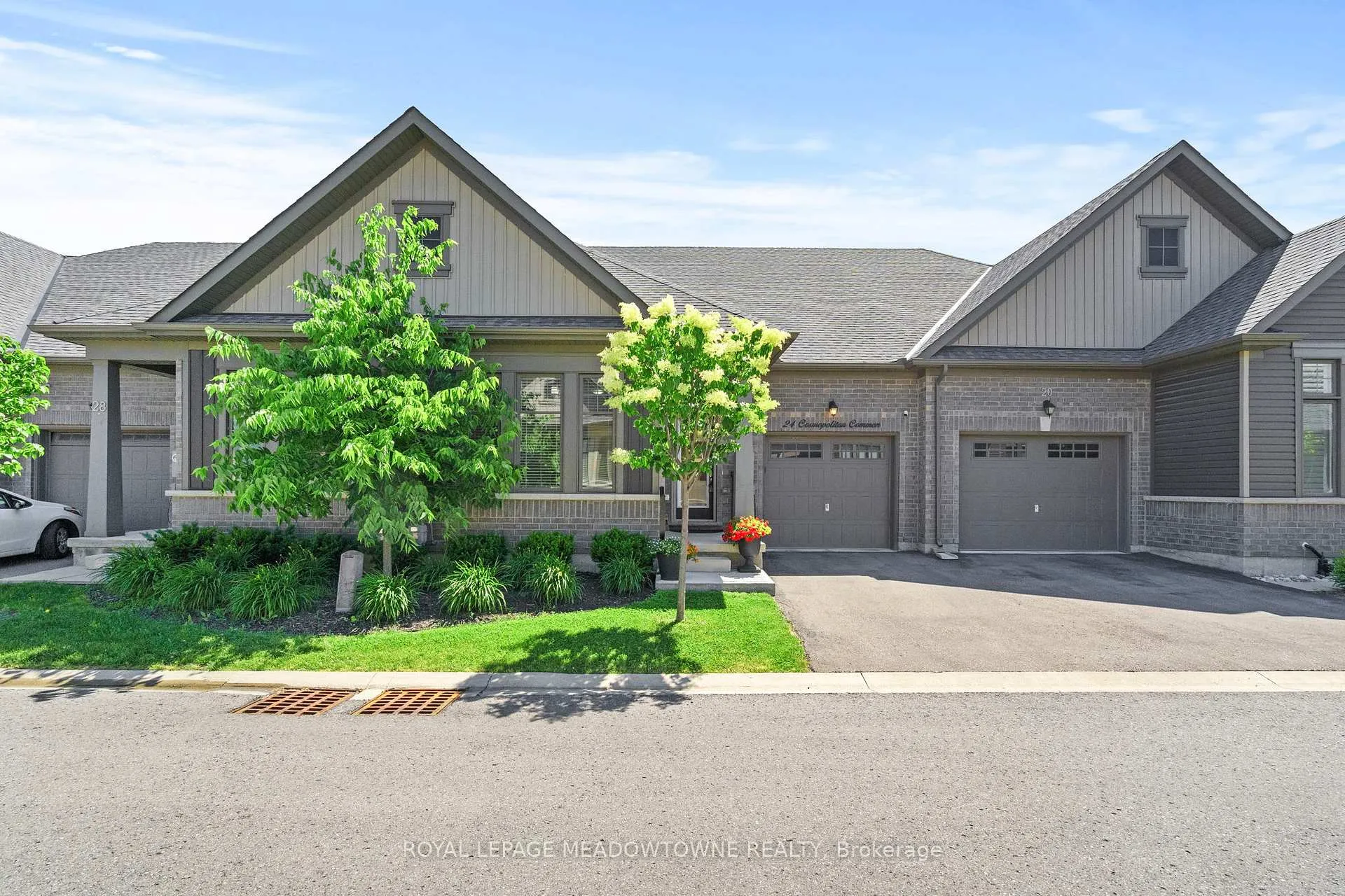 Photo 2 of 24 Cosmopolitan Common, St. Catharines, Carlton/Bunting — HOMEH