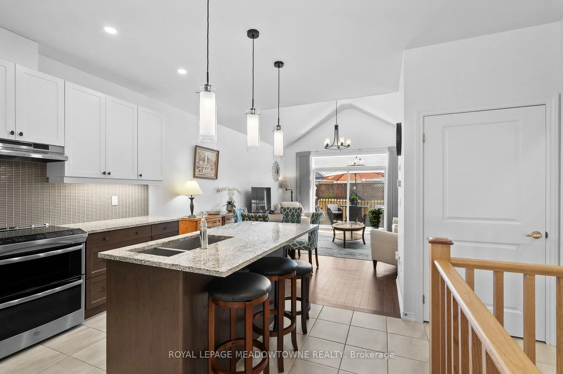 Photo 7 of 24 Cosmopolitan Common, St. Catharines, Carlton/Bunting — HOMEH
