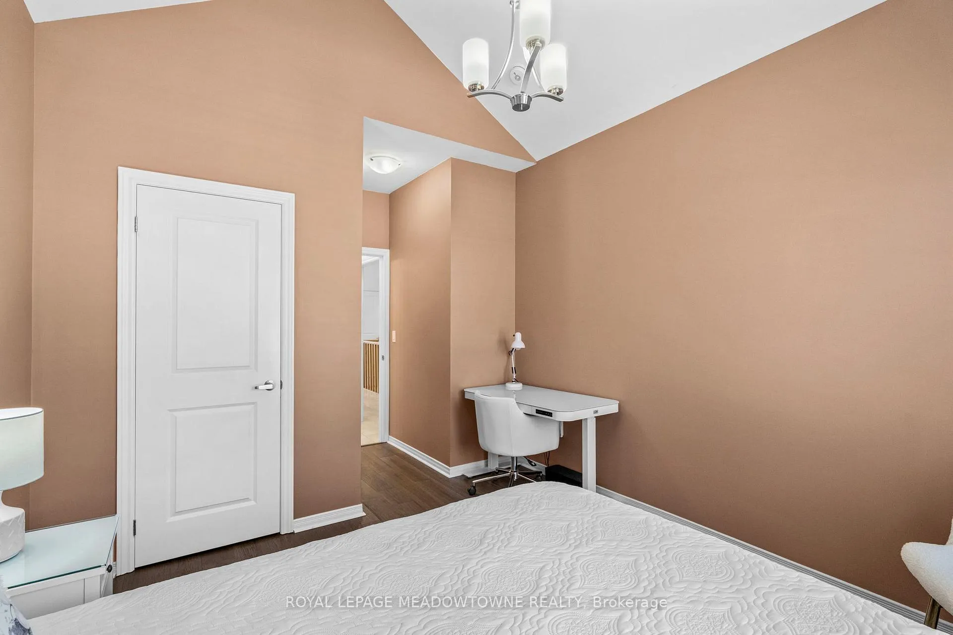 Photo 22 of 24 Cosmopolitan Common, St. Catharines, Carlton/Bunting — HOMEH