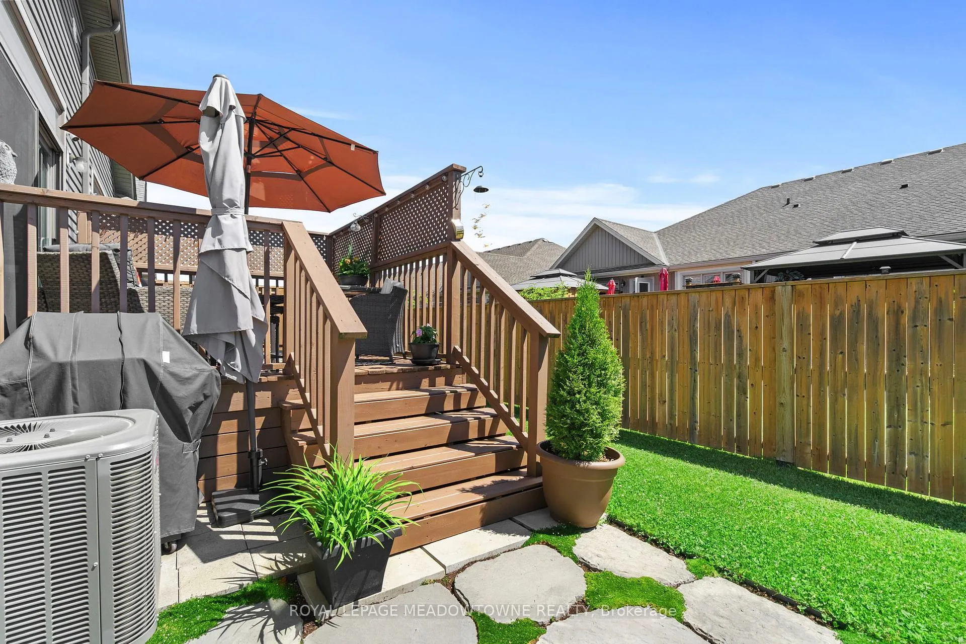 Photo 40 of 24 Cosmopolitan Common, St. Catharines, Carlton/Bunting — HOMEH