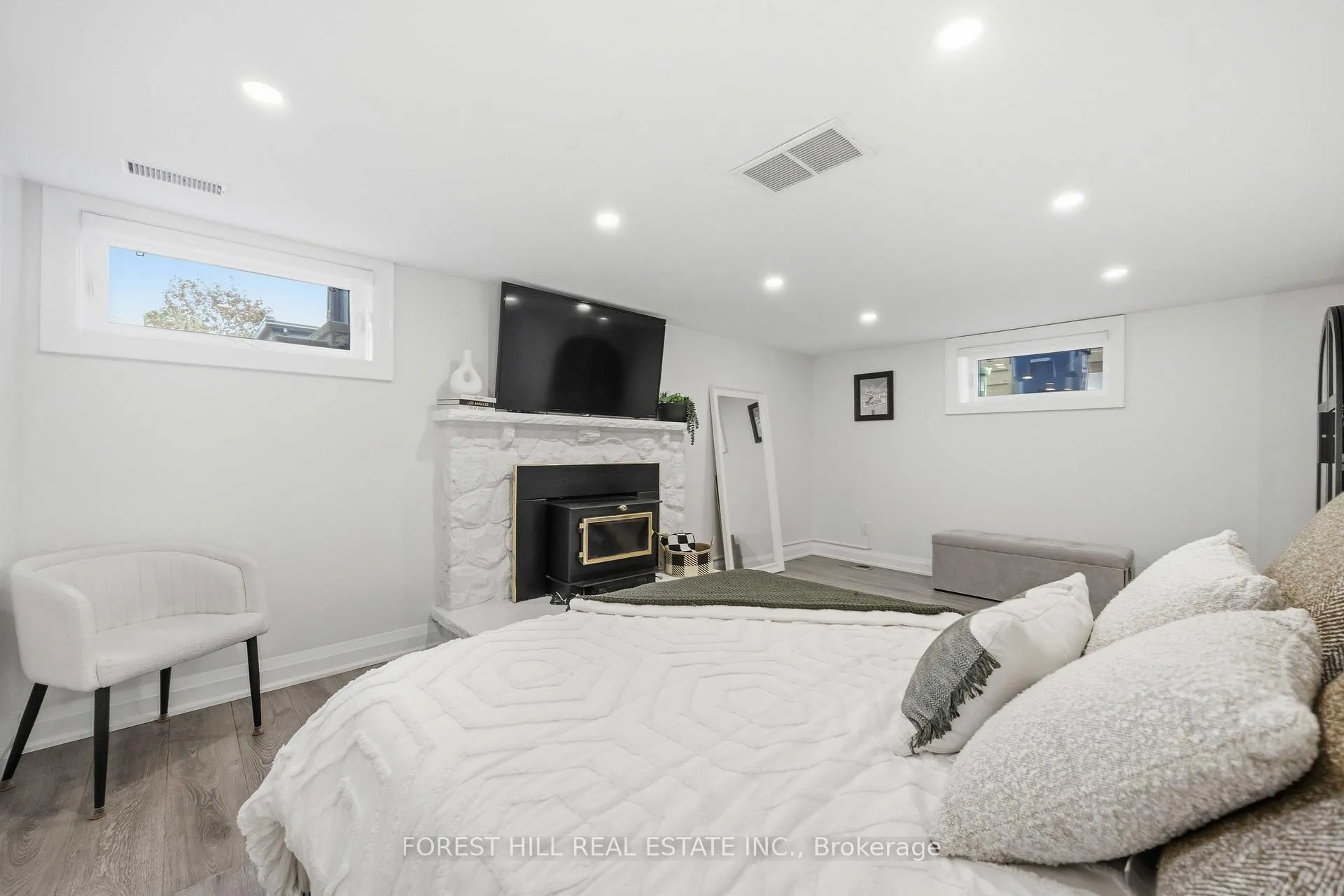 Photo 31 of 9 Marilyn Crescent, Toronto, O'Connor-Parkview — HOMEH