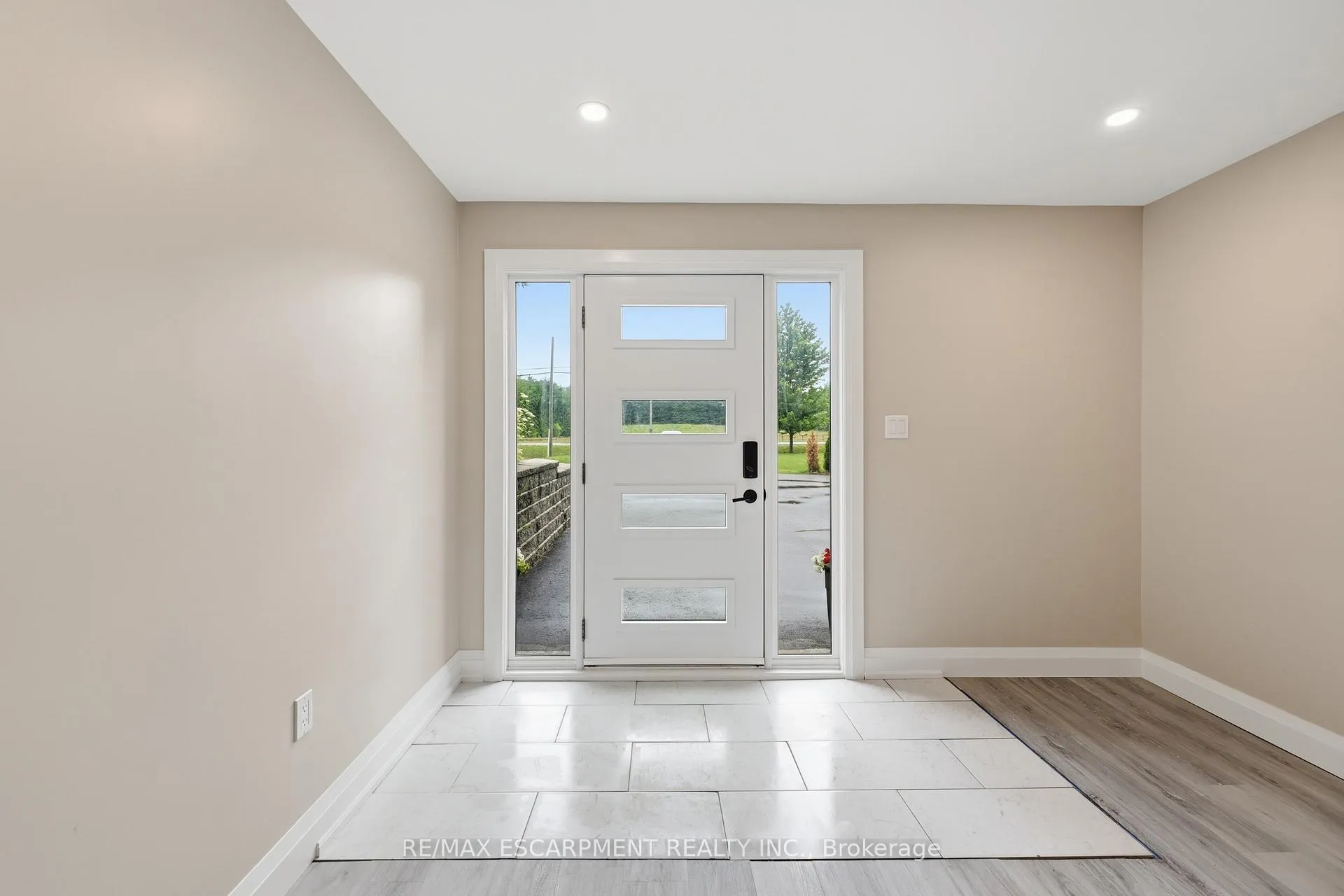 Photo 4 of 891 Centre Road, Hamilton, Rural Flamborough — HOMEH