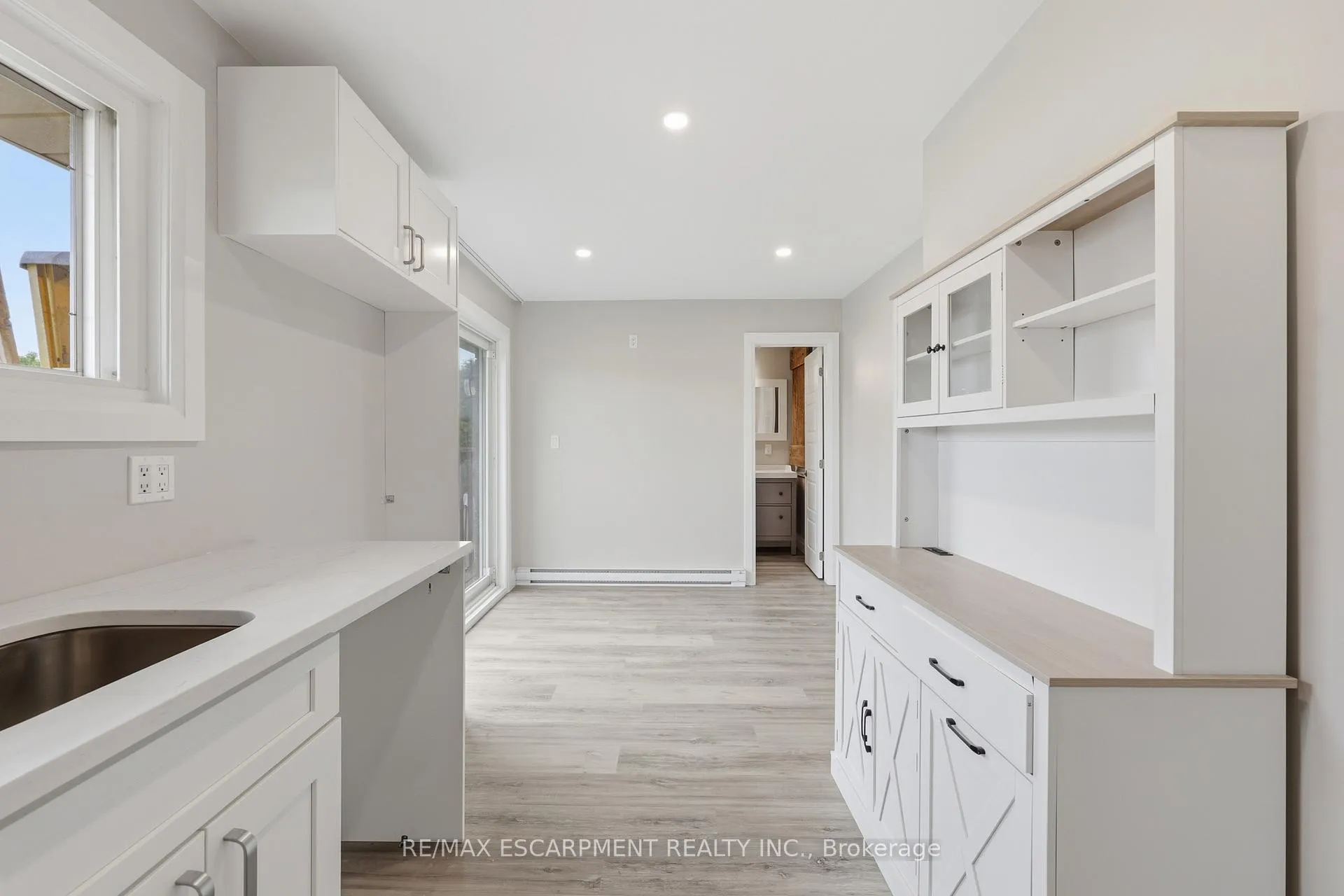 Photo 13 of 891 Centre Road, Hamilton, Rural Flamborough — HOMEH