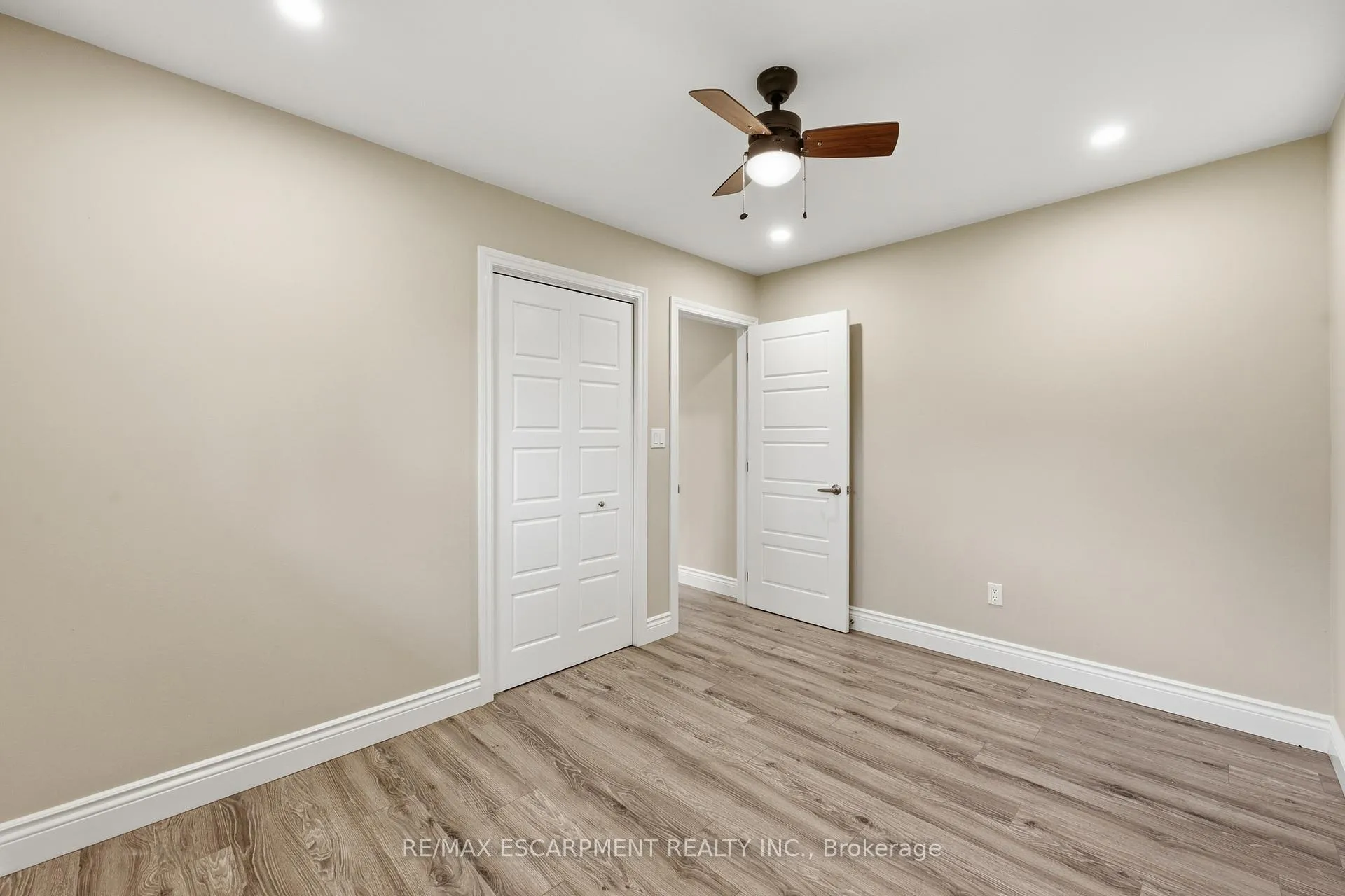 Photo 16 of 891 Centre Road, Hamilton, Rural Flamborough — HOMEH