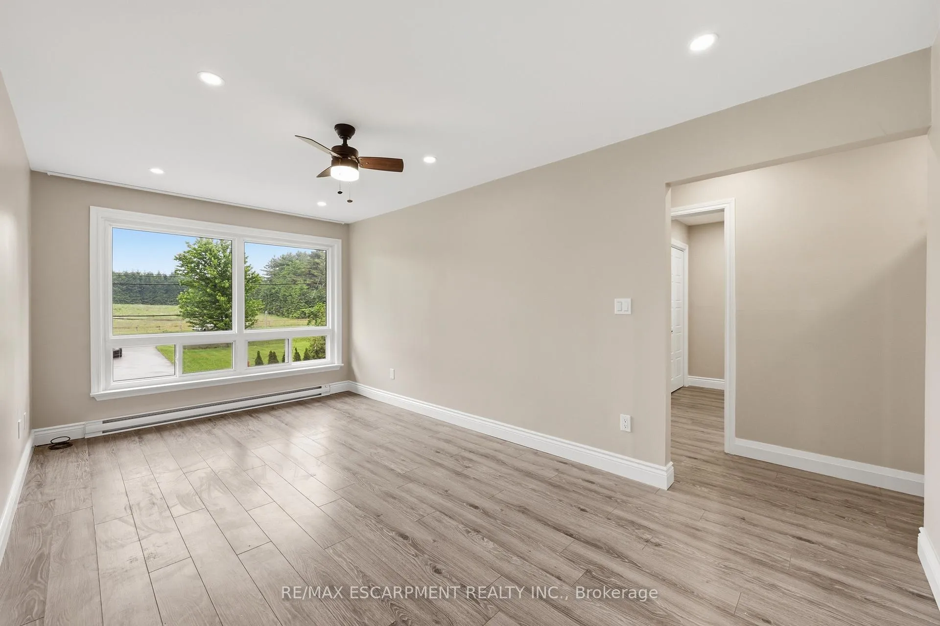 Photo 18 of 891 Centre Road, Hamilton, Rural Flamborough — HOMEH