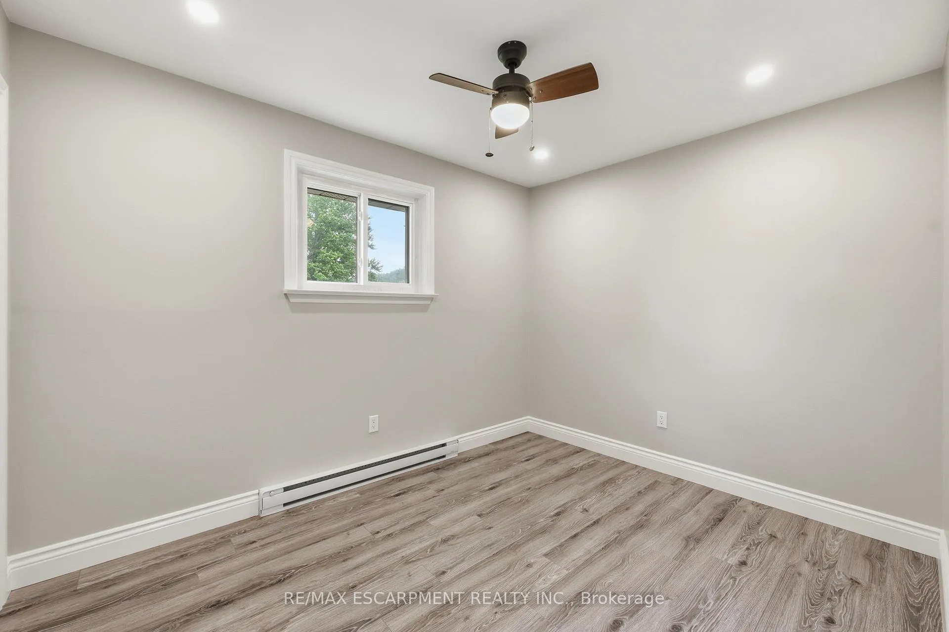 Photo 20 of 891 Centre Road, Hamilton, Rural Flamborough — HOMEH