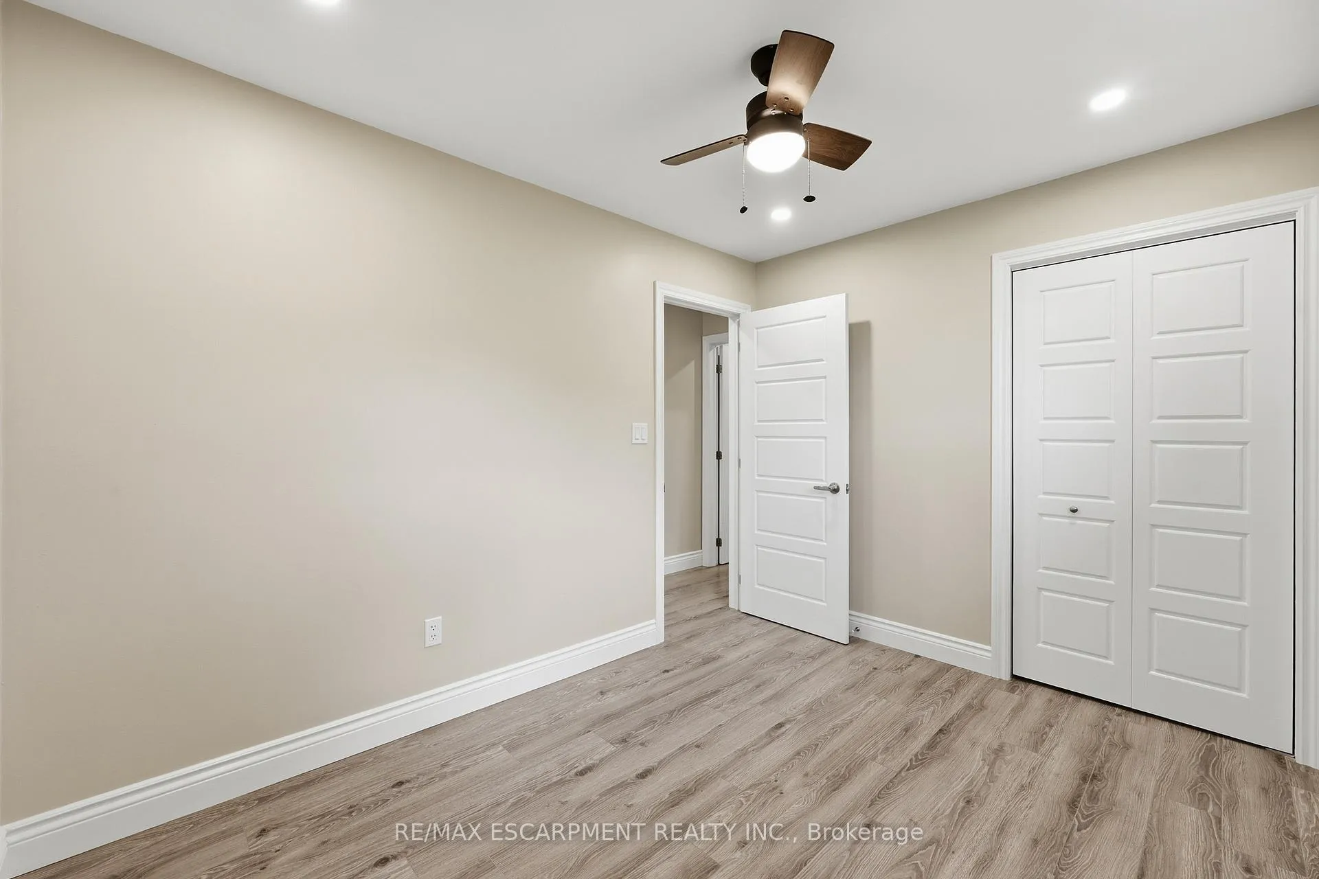 Photo 21 of 891 Centre Road, Hamilton, Rural Flamborough — HOMEH