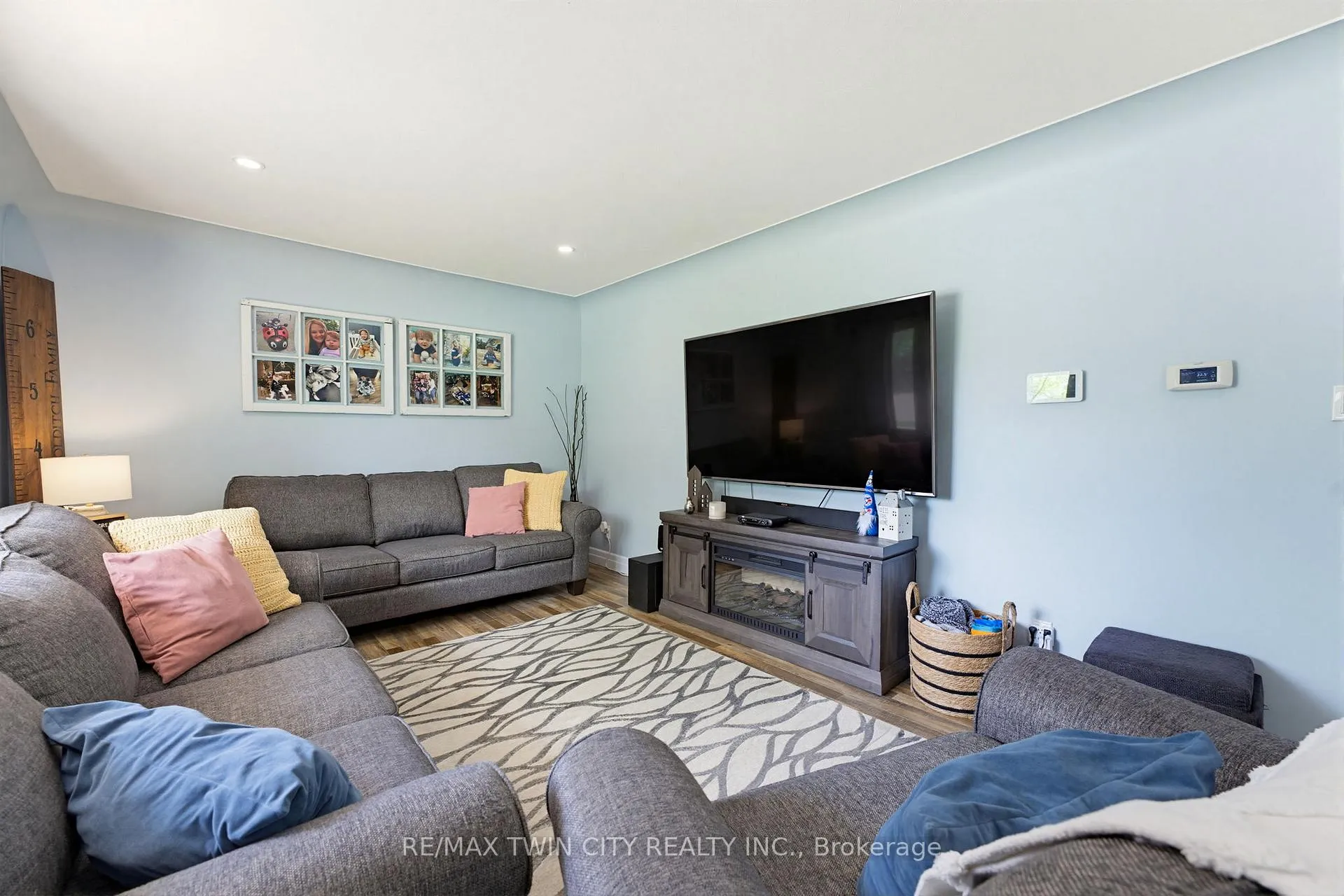 Photo 5 of 1681 Severn Avenue, Cambridge — HOMEH
