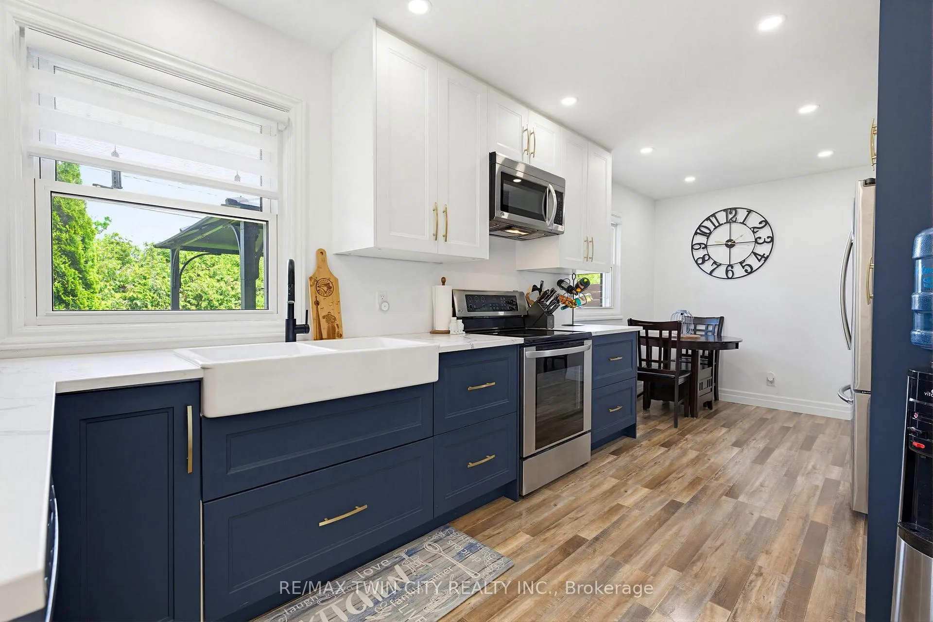 Photo 8 of 1681 Severn Avenue, Cambridge — HOMEH