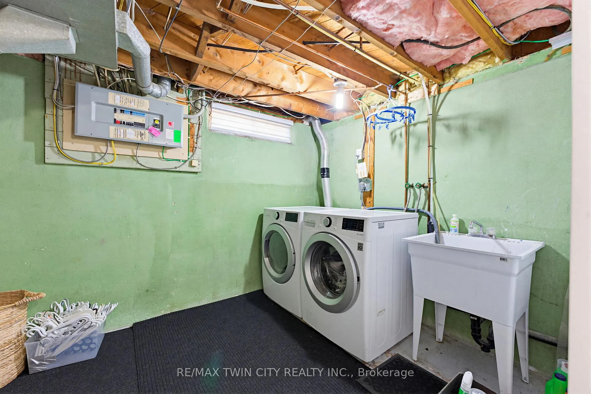 Photo 17 of 1681 Severn Avenue, Cambridge — HOMEH