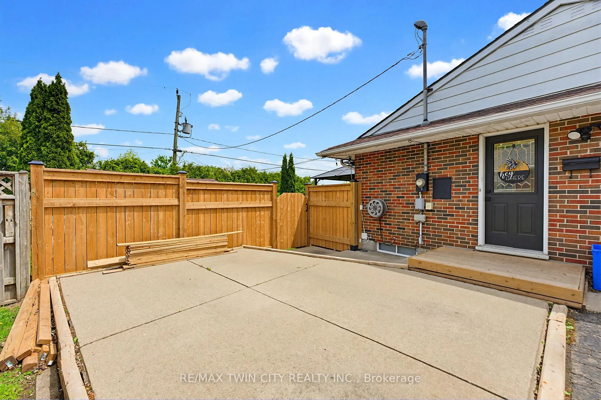 Photo 18 of 1681 Severn Avenue, Cambridge — HOMEH