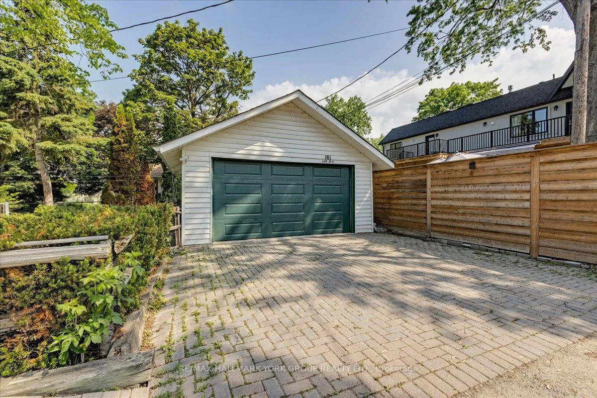 Photo 4 of 181 Lake Drive N, Georgina, Historic Lakeshore Communities — HOMEH