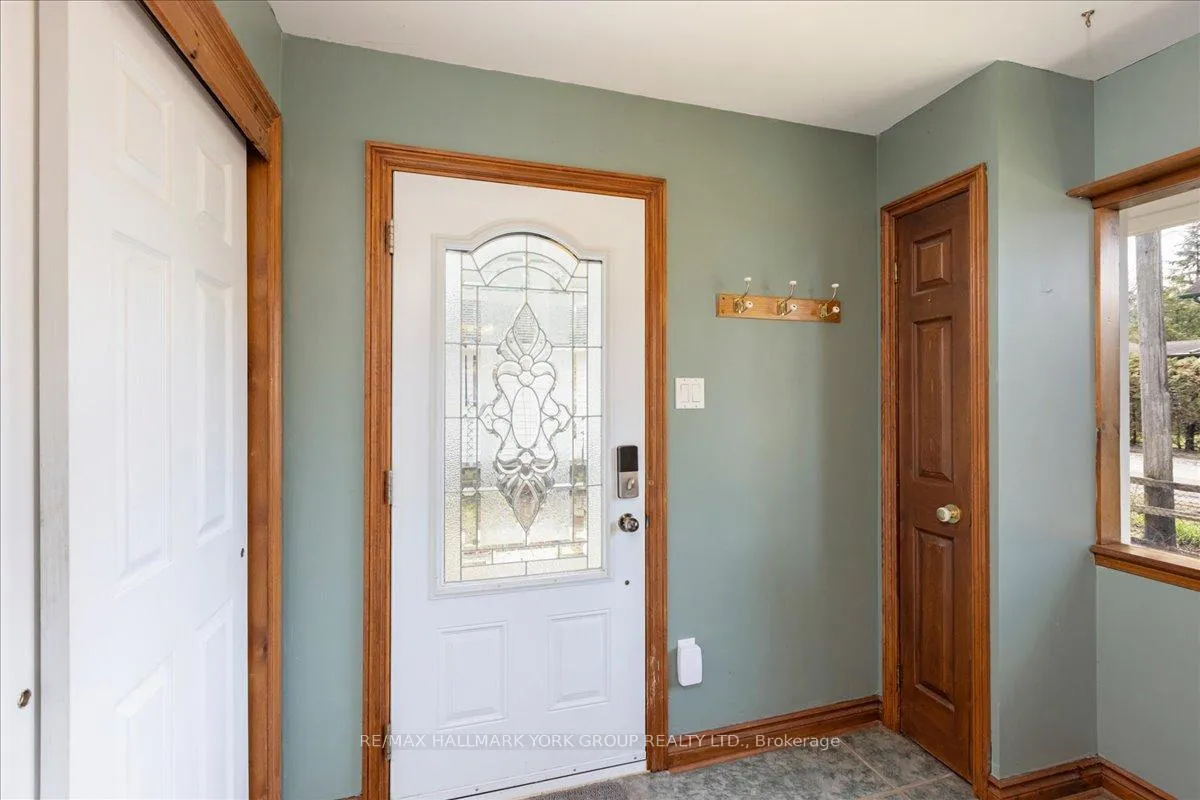 Photo 7 of 181 Lake Drive N, Georgina, Historic Lakeshore Communities — HOMEH