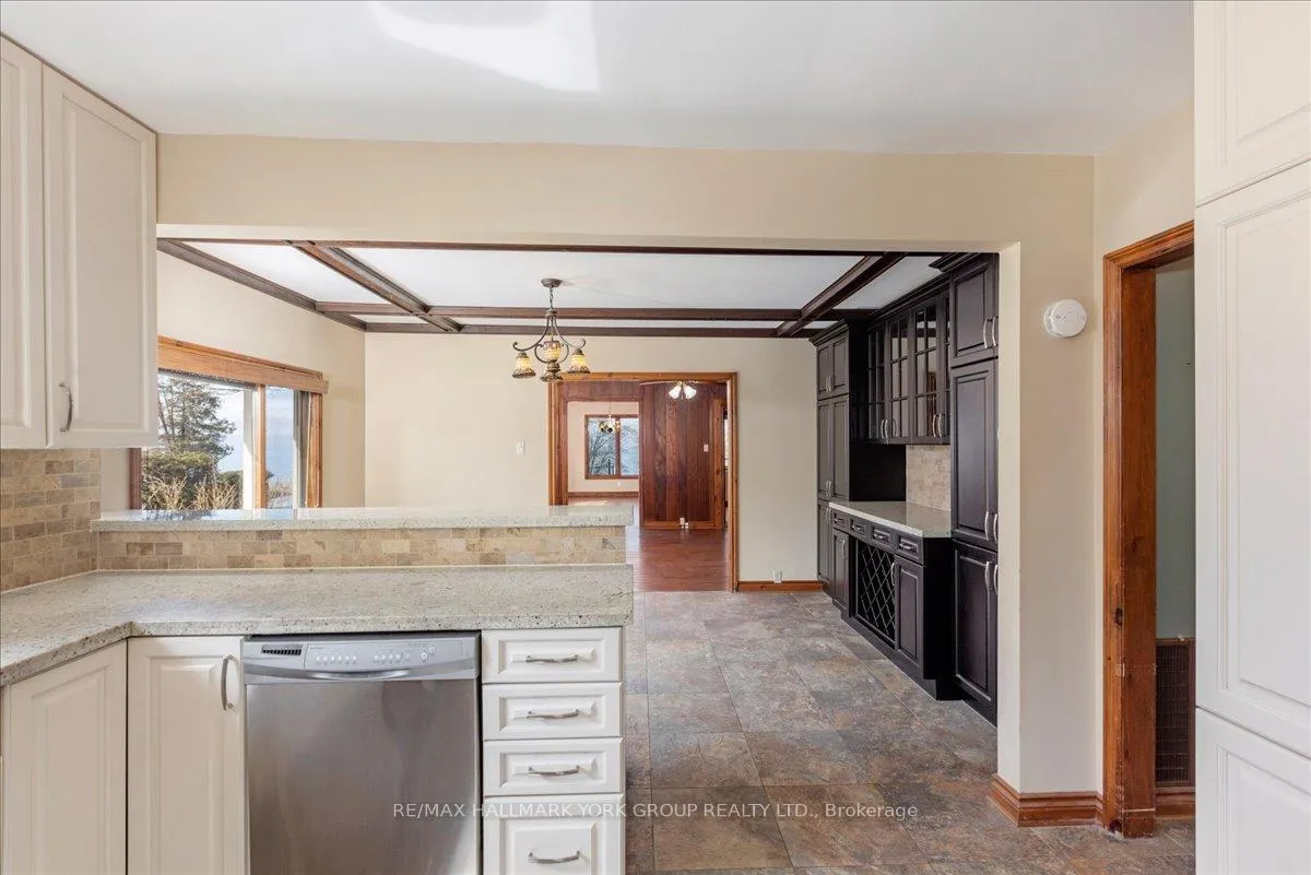 Photo 10 of 181 Lake Drive N, Georgina, Historic Lakeshore Communities — HOMEH