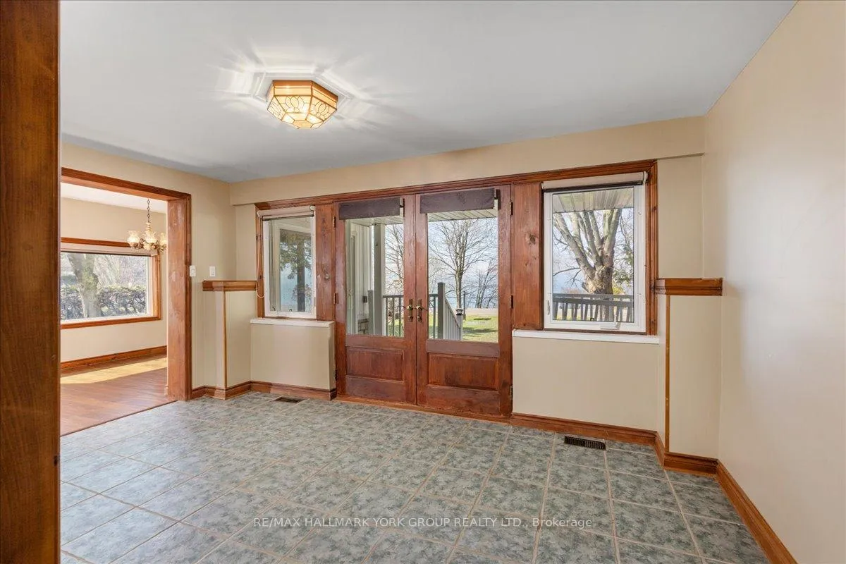 Photo 17 of 181 Lake Drive N, Georgina, Historic Lakeshore Communities — HOMEH