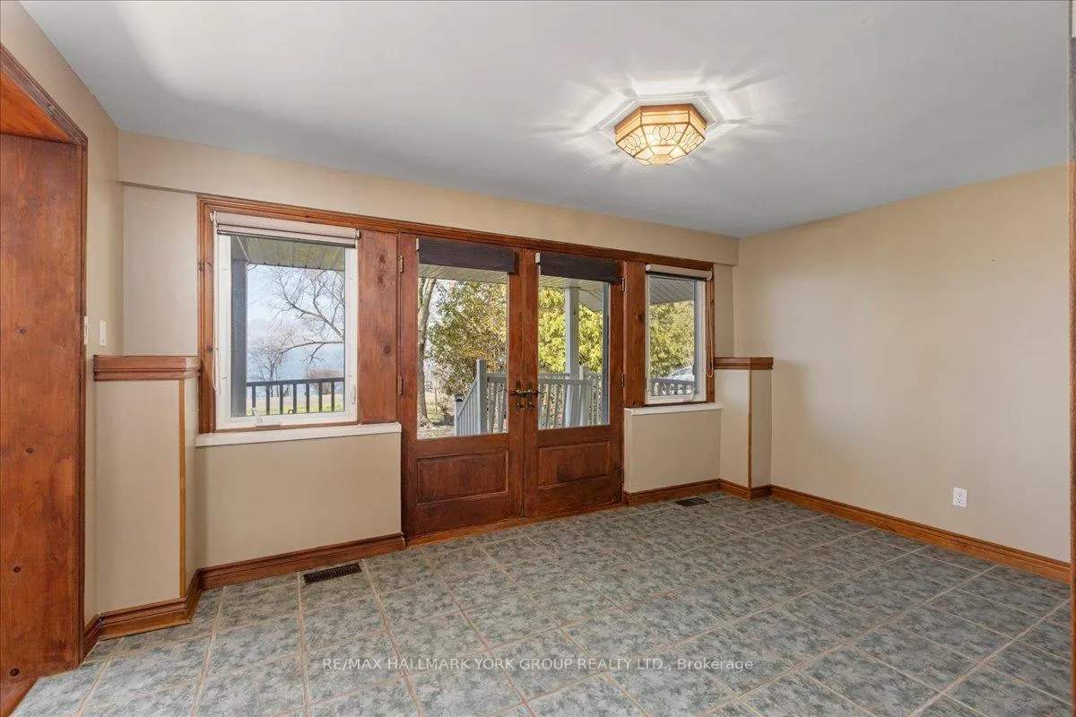 Photo 18 of 181 Lake Drive N, Georgina, Historic Lakeshore Communities — HOMEH