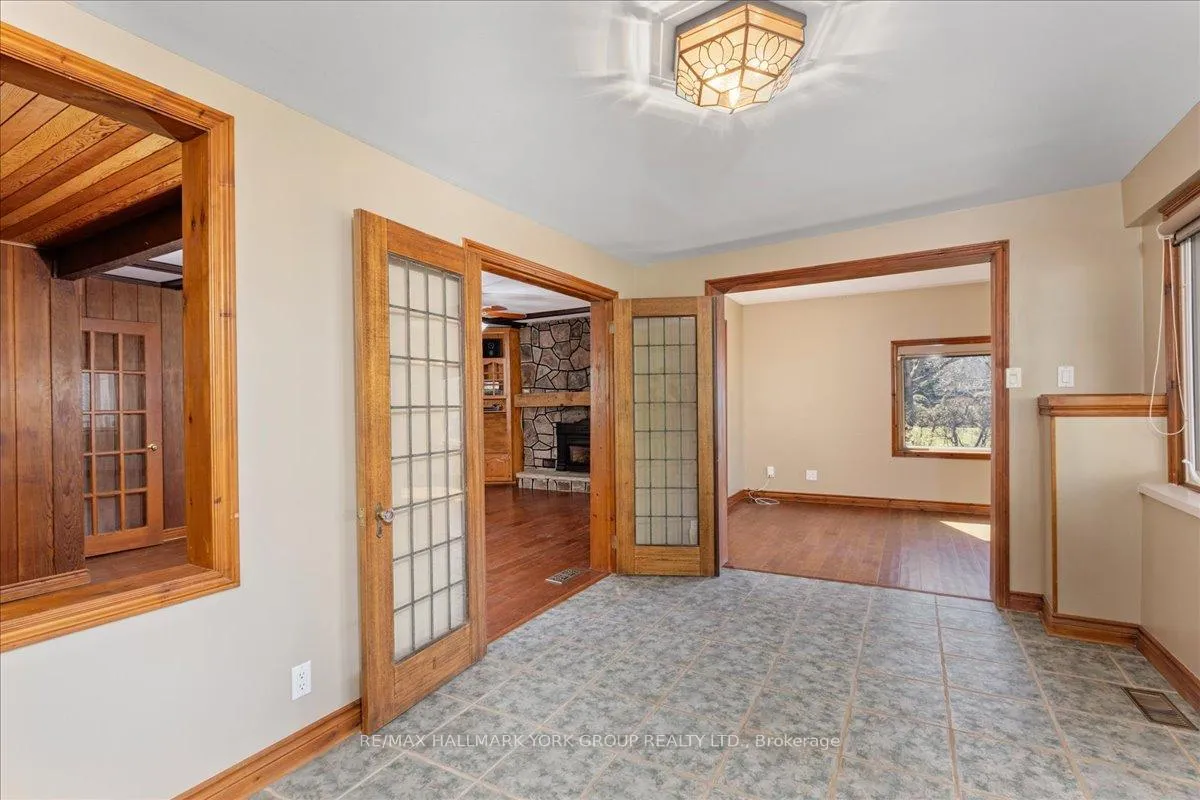 Photo 19 of 181 Lake Drive N, Georgina, Historic Lakeshore Communities — HOMEH