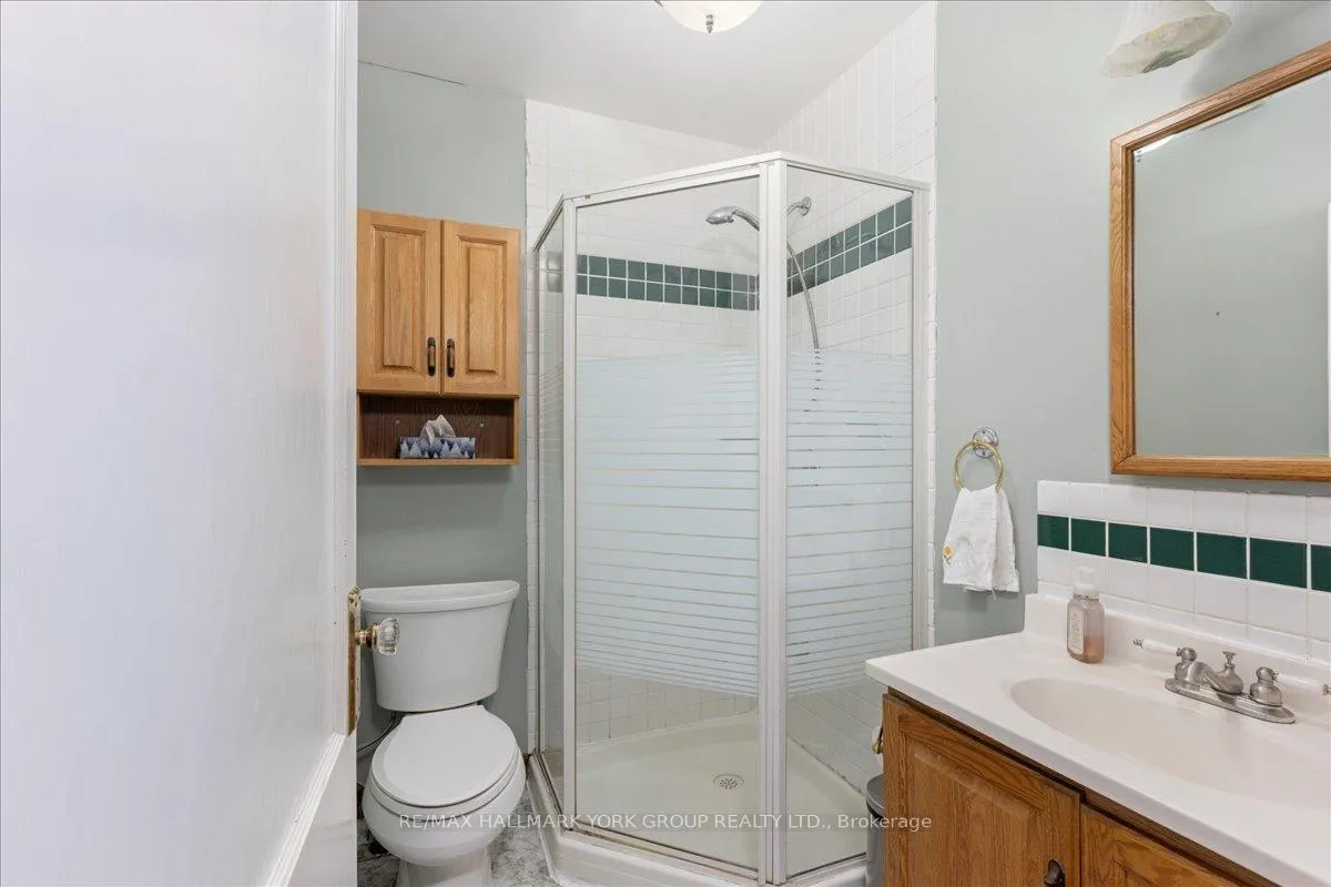 Photo 24 of 181 Lake Drive N, Georgina, Historic Lakeshore Communities — HOMEH