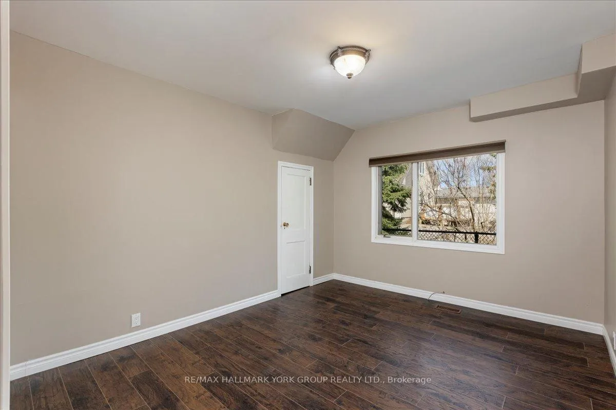Photo 25 of 181 Lake Drive N, Georgina, Historic Lakeshore Communities — HOMEH
