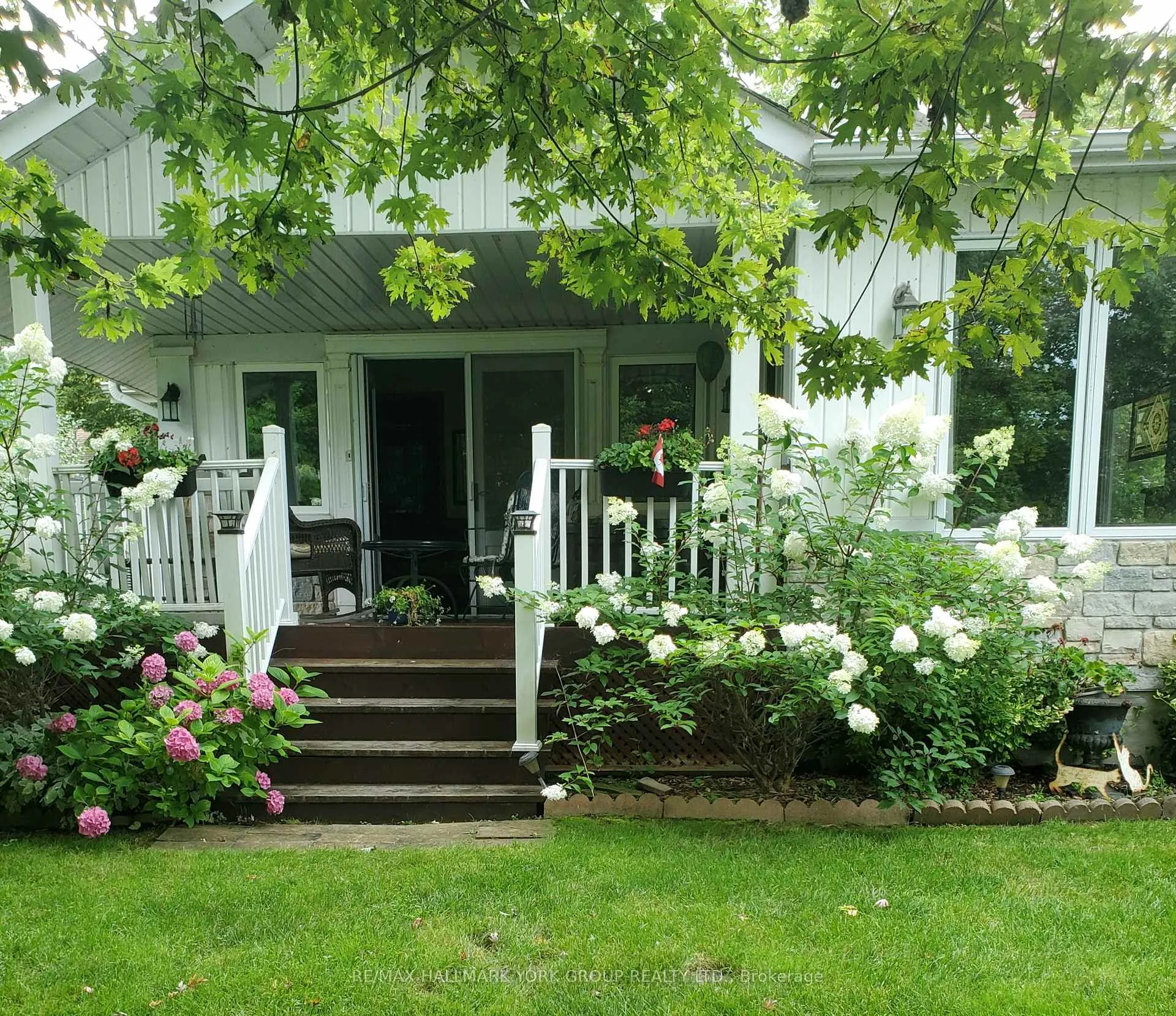 Photo 39 of 181 Lake Drive N, Georgina, Historic Lakeshore Communities — HOMEH
