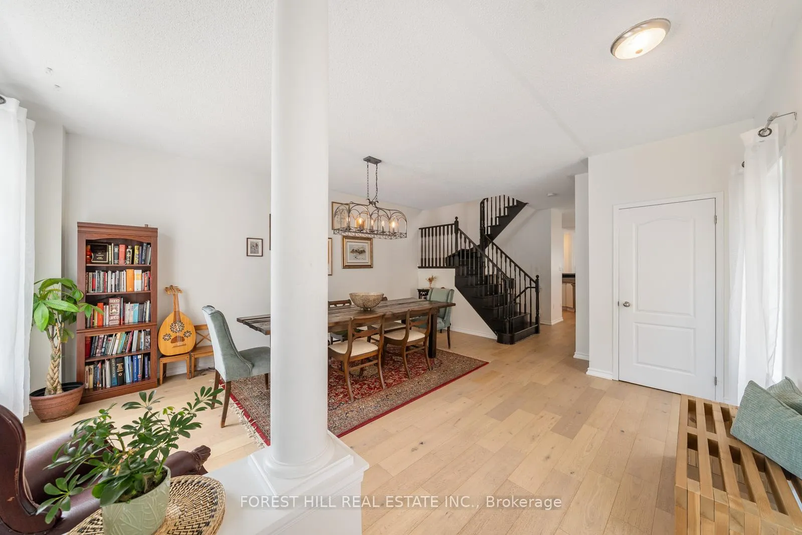 Photo 4 of 104 Forest Run Boulevard, Vaughan, Patterson — HOMEH