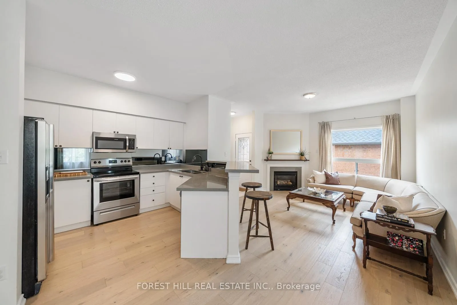Photo 13 of 104 Forest Run Boulevard, Vaughan, Patterson — HOMEH