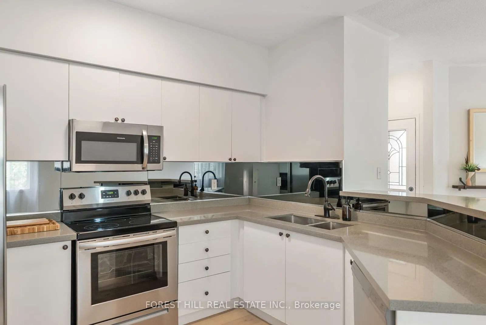 Photo 15 of 104 Forest Run Boulevard, Vaughan, Patterson — HOMEH