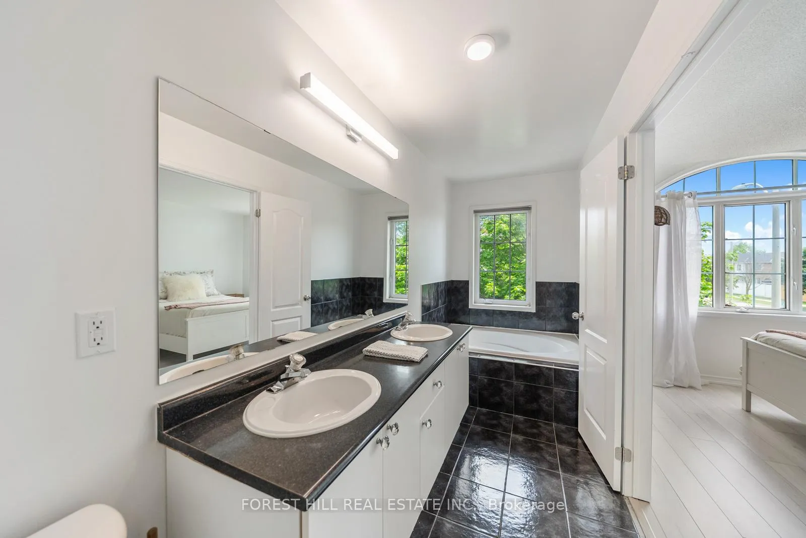 Photo 24 of 104 Forest Run Boulevard, Vaughan, Patterson — HOMEH