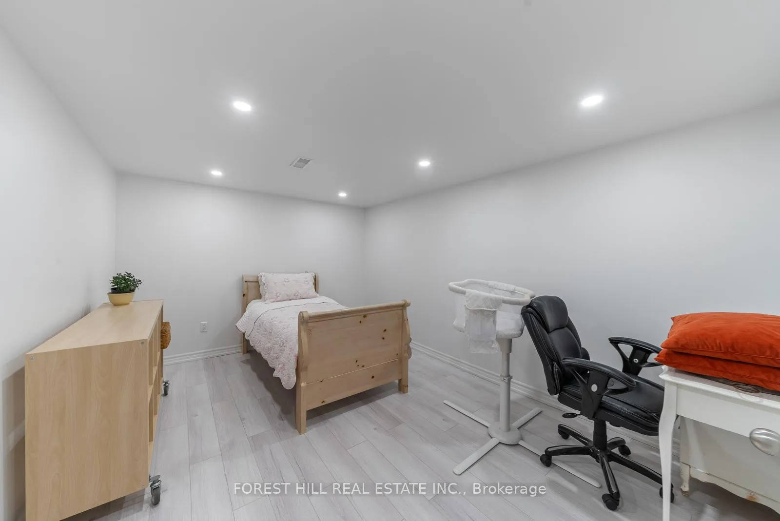 Photo 32 of 104 Forest Run Boulevard, Vaughan, Patterson — HOMEH