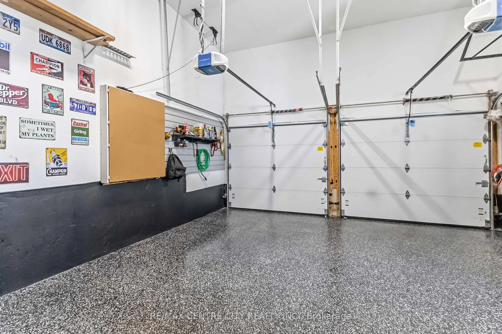 Photo 1 of 2344 Constance Avenue, London, South U — HOMEH