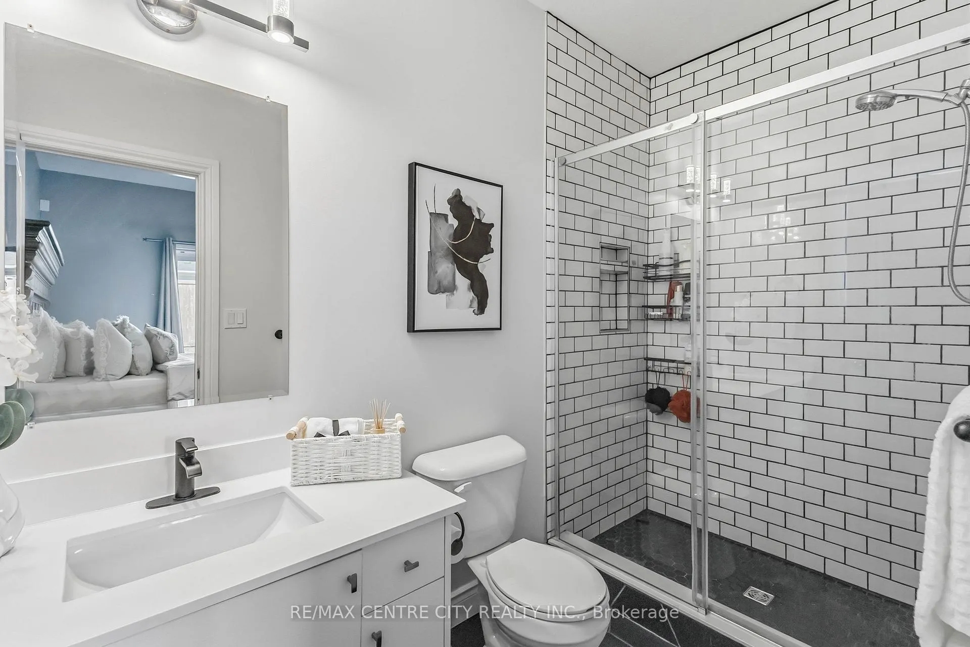 Photo 14 of 2344 Constance Avenue, London, South U — HOMEH