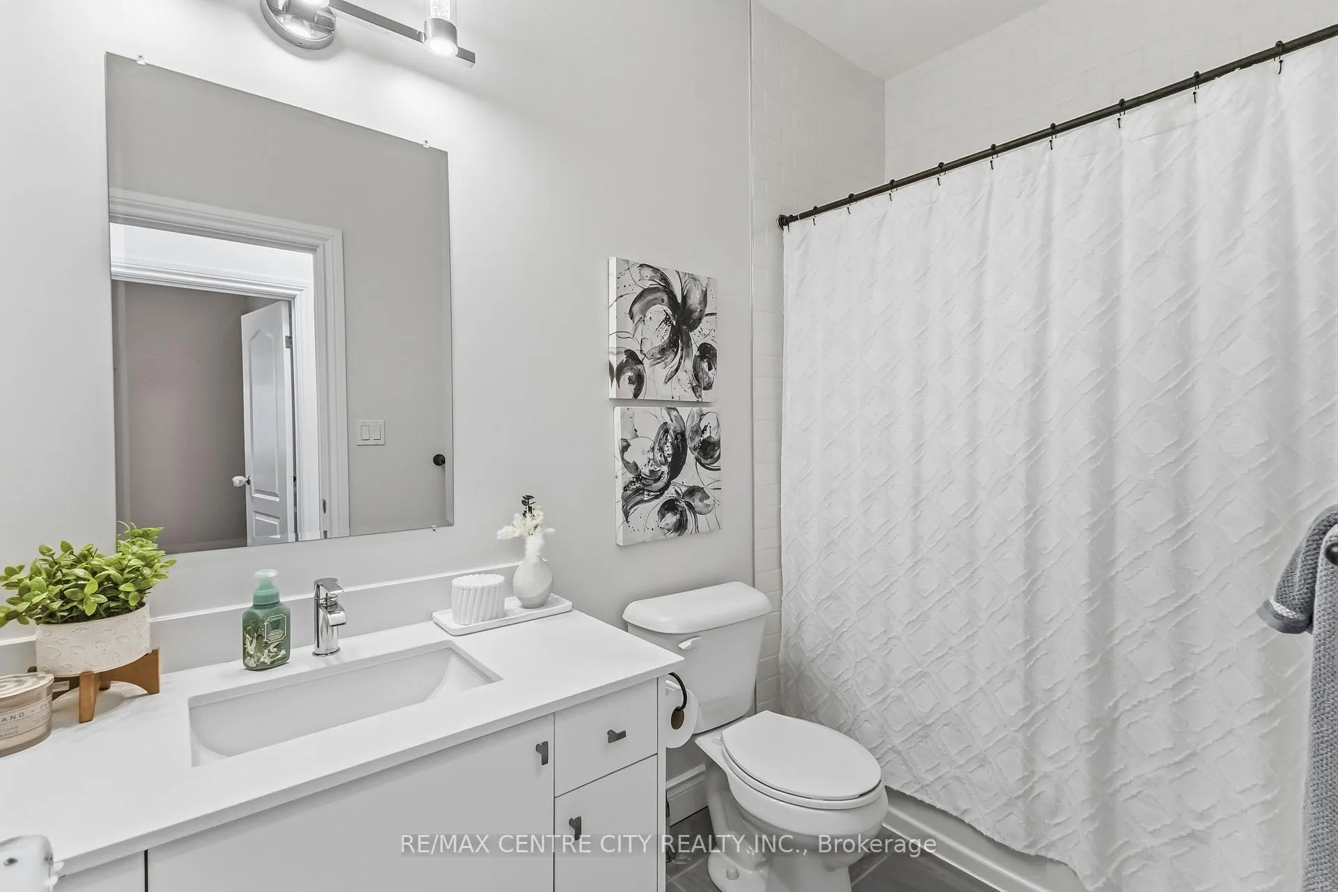 Photo 16 of 2344 Constance Avenue, London, South U — HOMEH