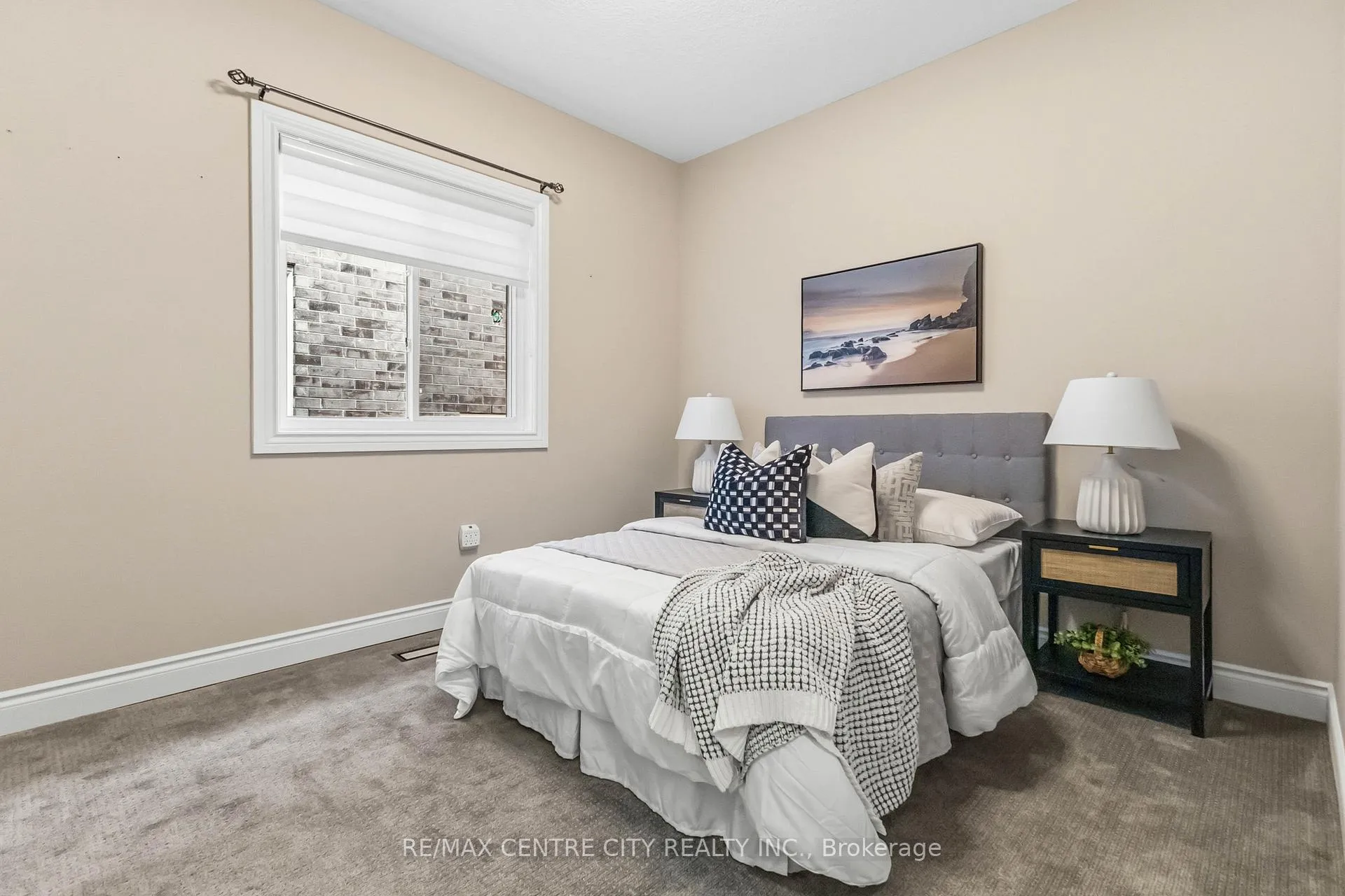 Photo 17 of 2344 Constance Avenue, London, South U — HOMEH