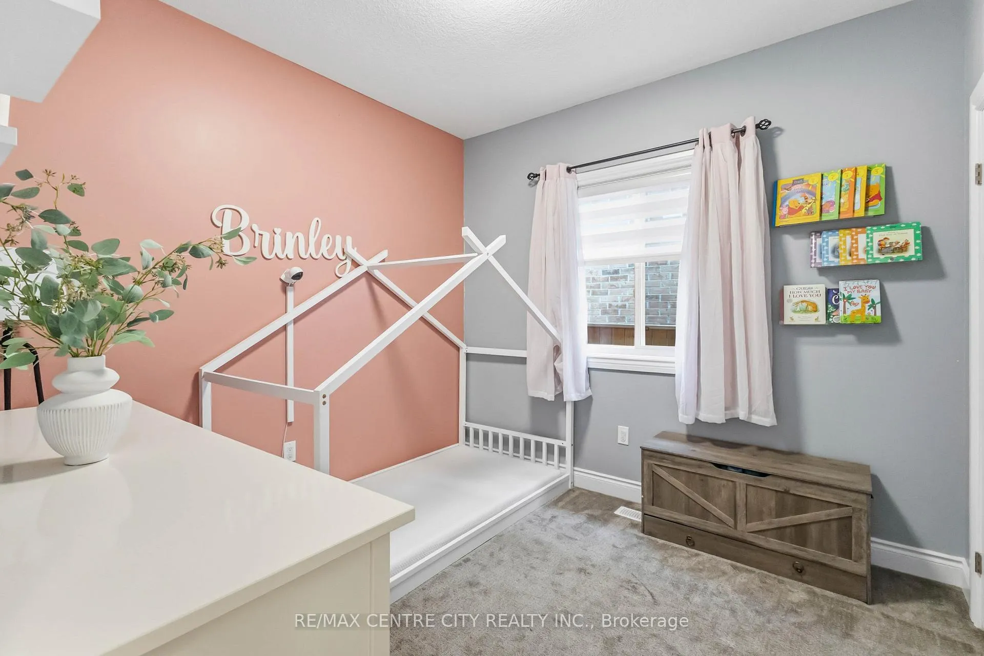 Photo 18 of 2344 Constance Avenue, London, South U — HOMEH