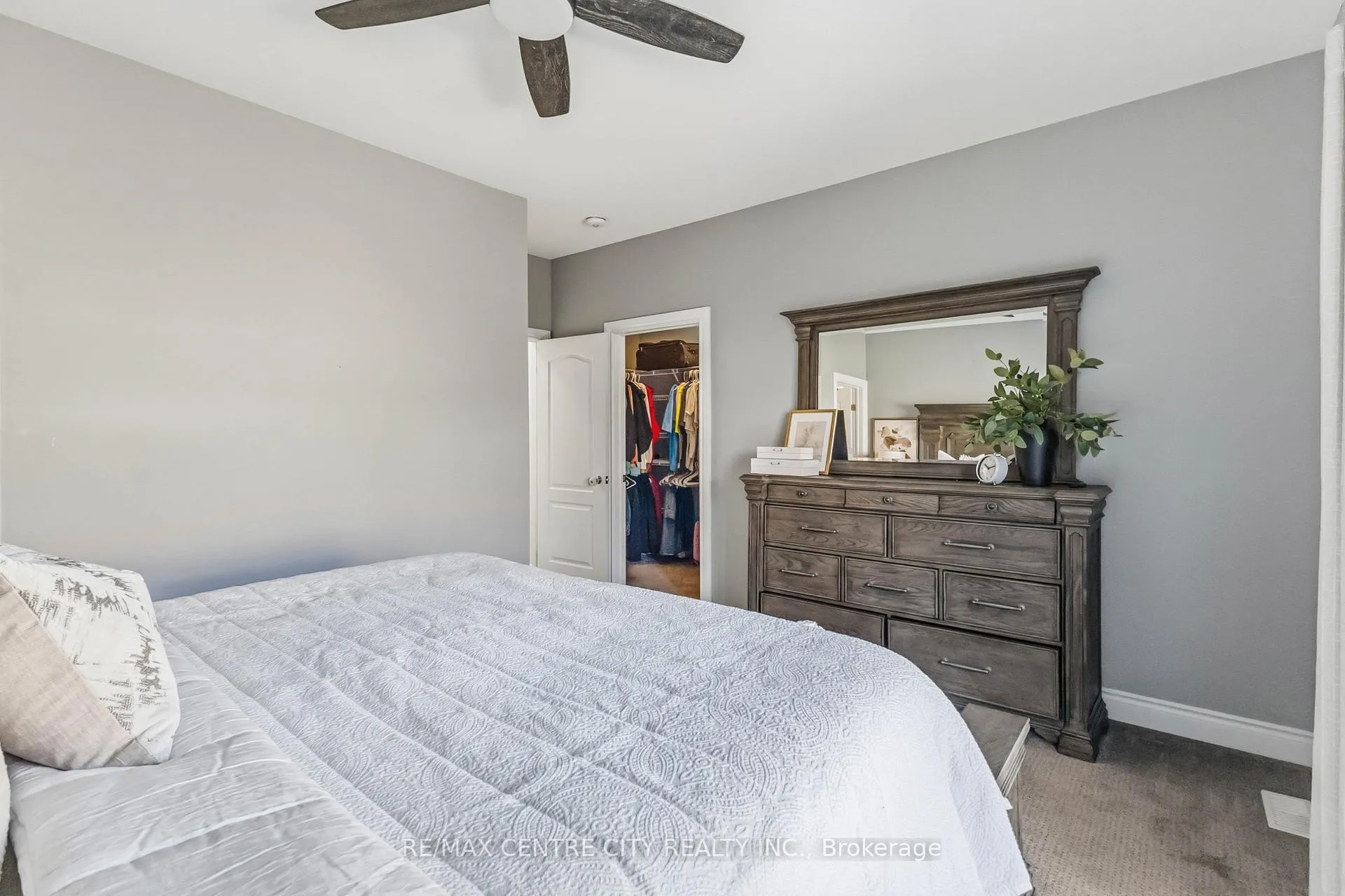 Photo 19 of 2344 Constance Avenue, London, South U — HOMEH